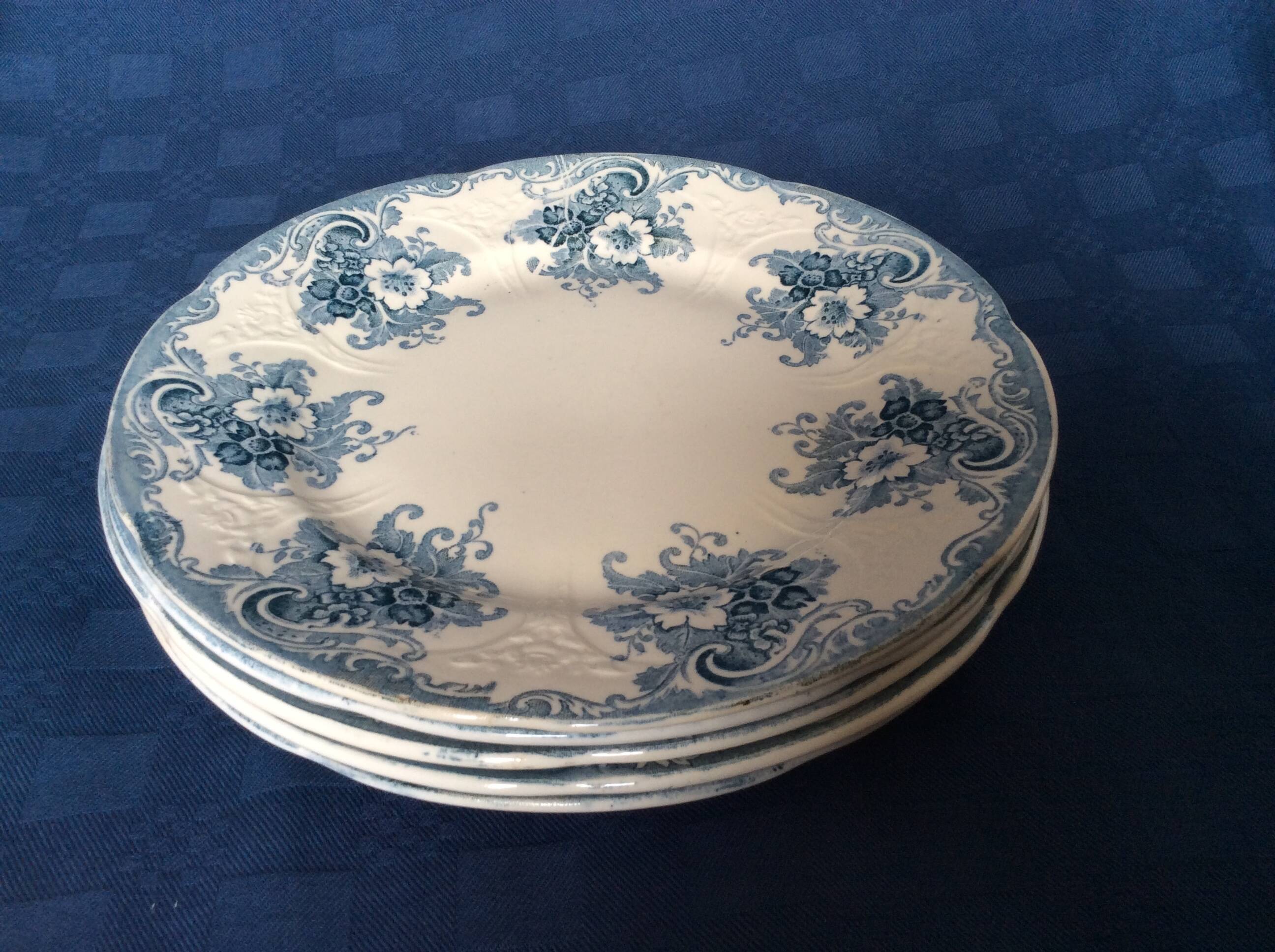 5 small Longwy plates, Gobelins model, late 19th century