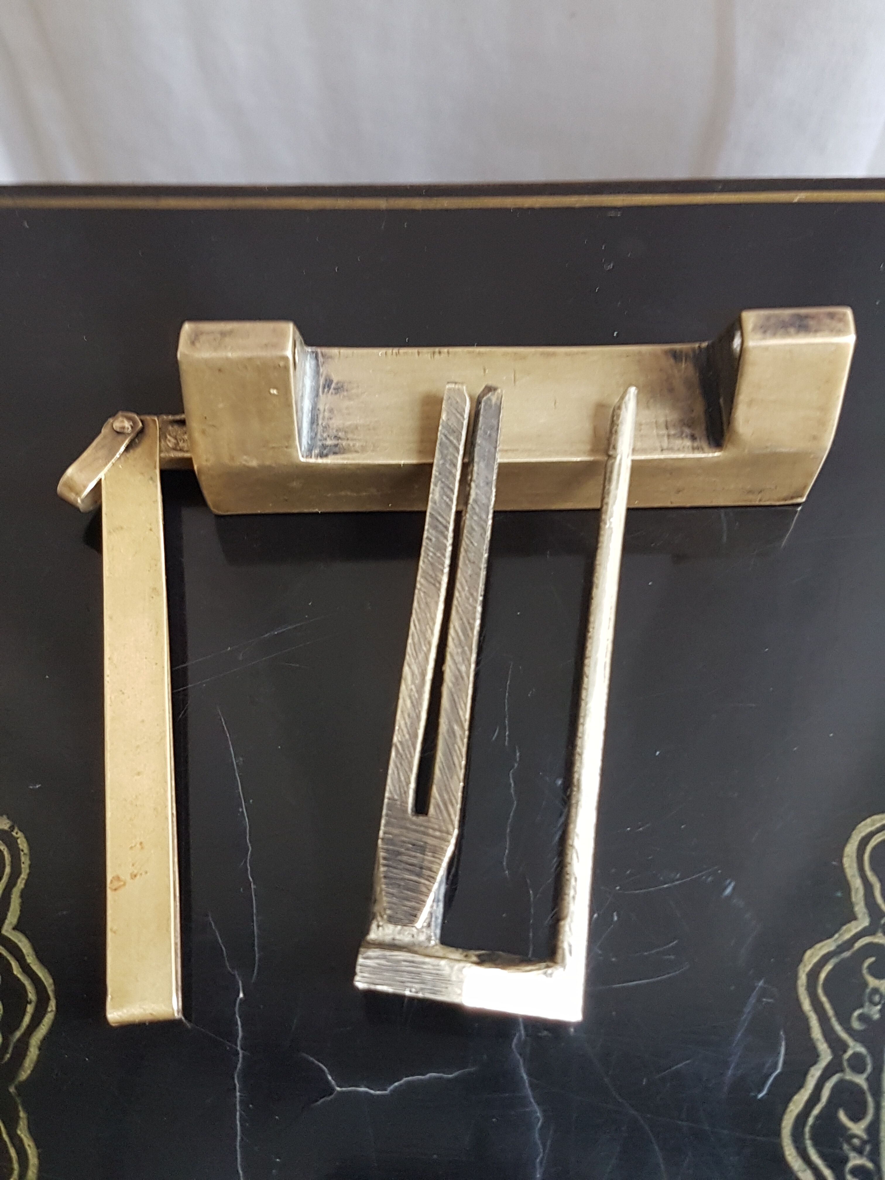 Chinese Bahut in 2-door laque