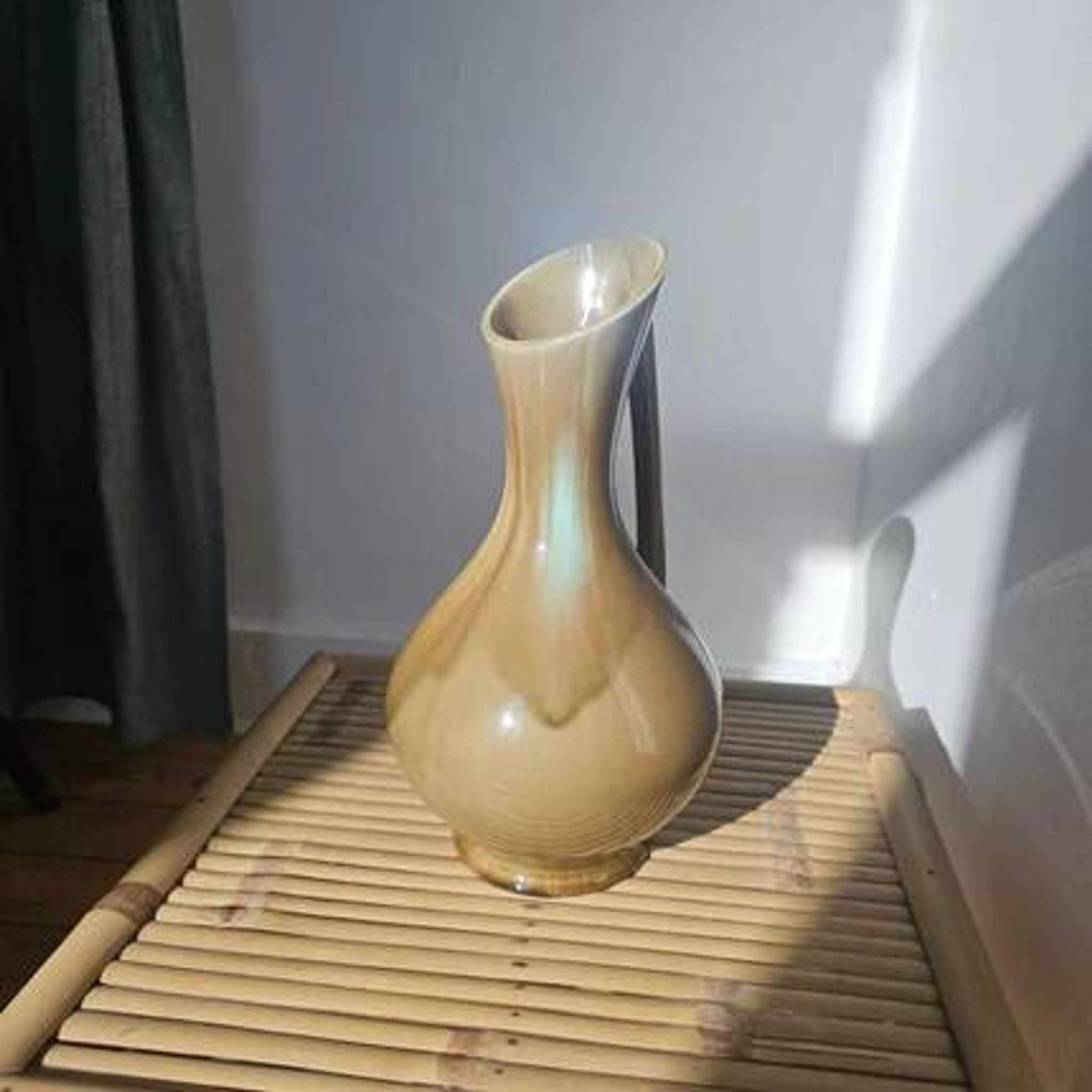 Sublime vintage green vase from the 1960s.