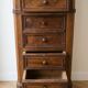 Commode ancienne en bois à tiroirs