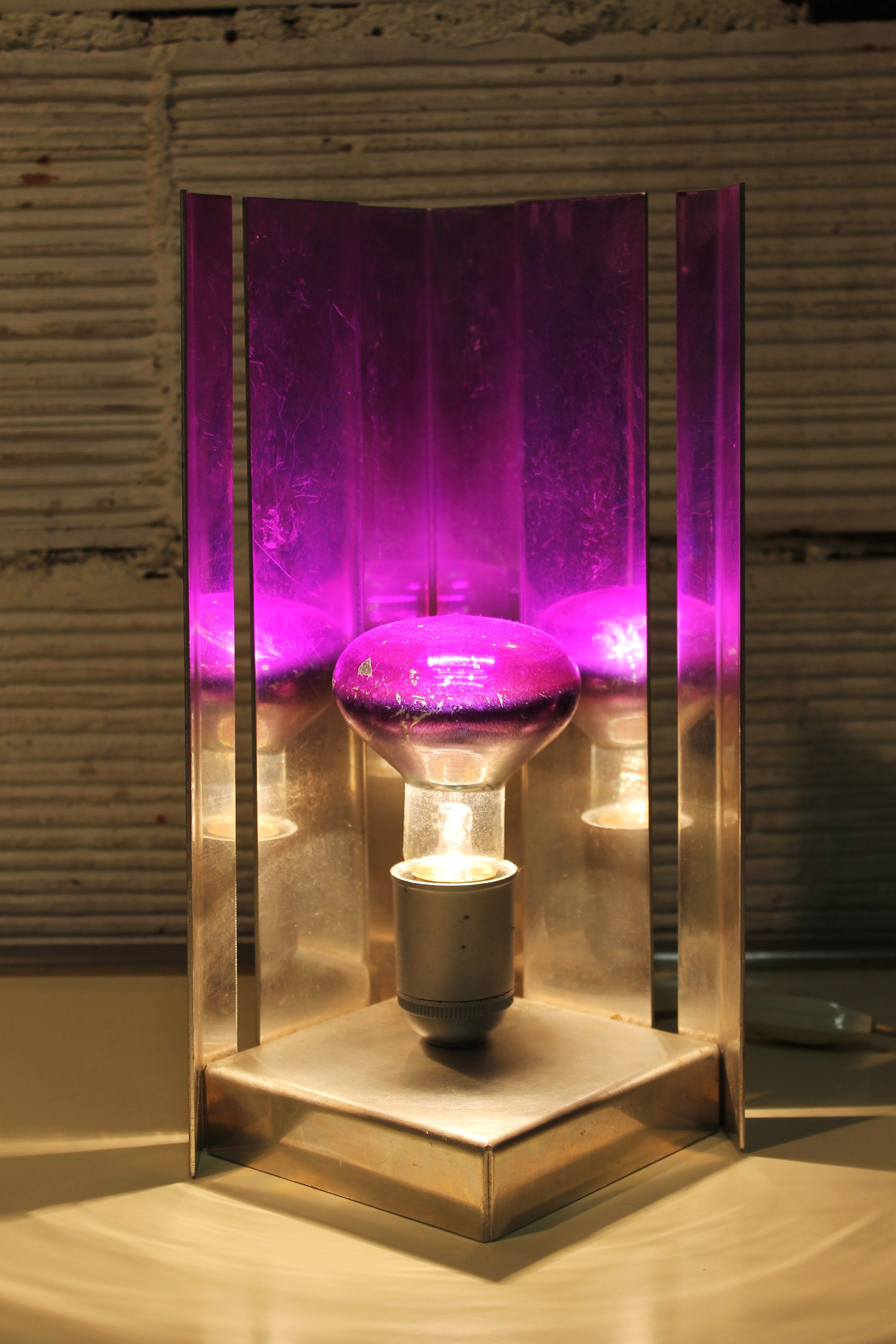 Lampe "Angle" Space age années 70