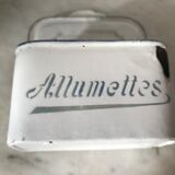 Matchbox in enamelled sheet metal