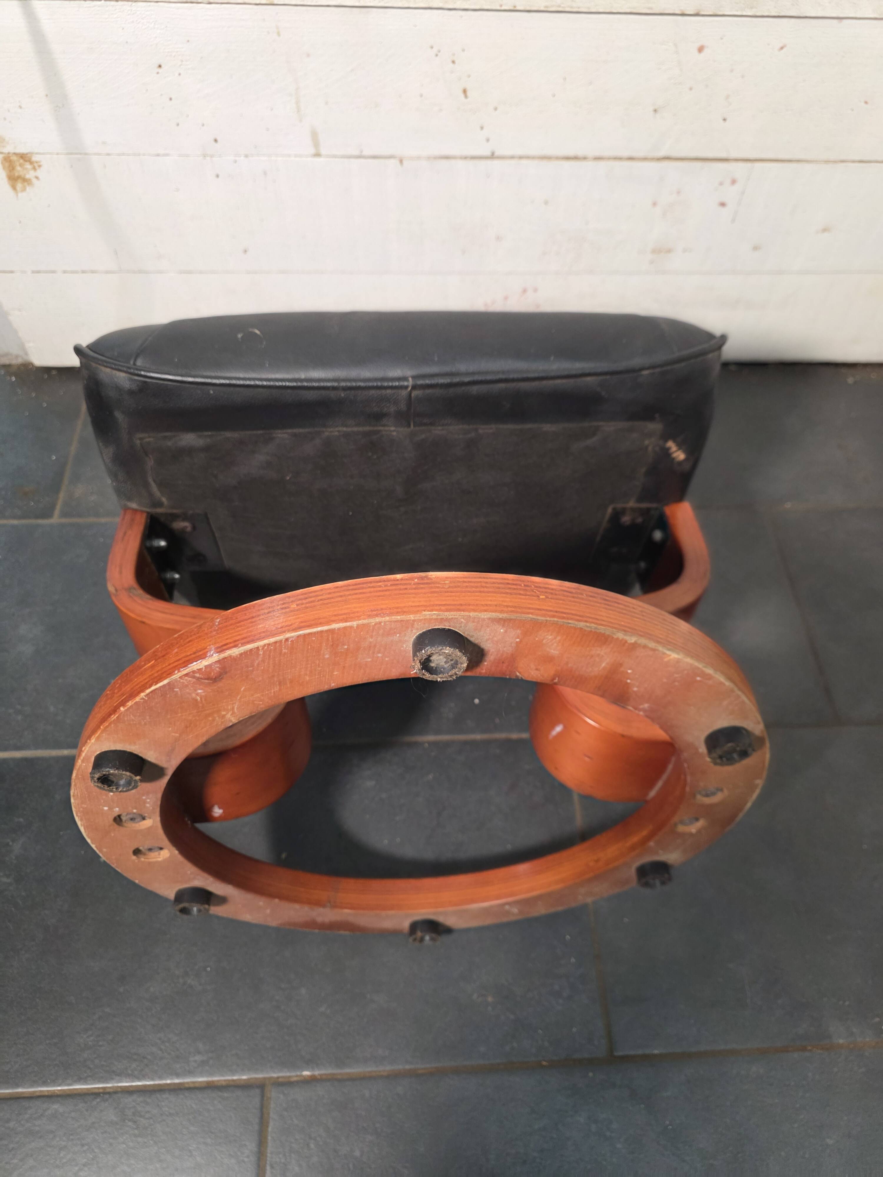 Footrest / Black leather and wood pouf - Stressless