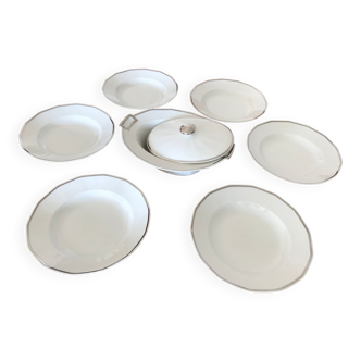 6 assiettes creuses et se soupière en porcelaine de Limoges