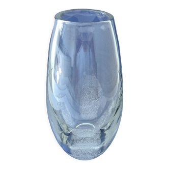 Crystal vase with bubble inclusions