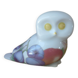 Figurine chouette en porcelaine décor de fruits, chouette miniature avec fruits du jardin