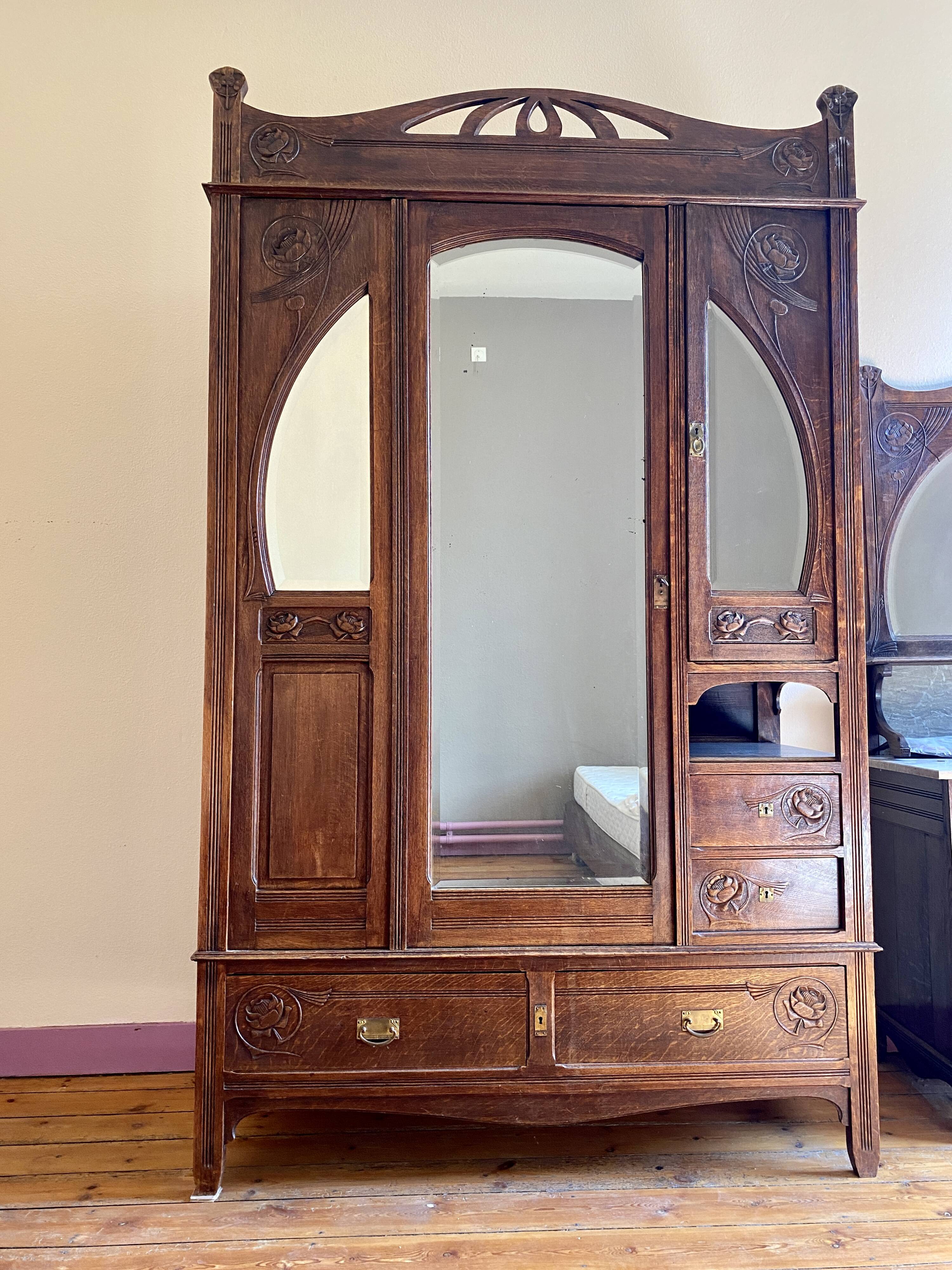 Armoire, lingère, penderie art nouveau/art déco