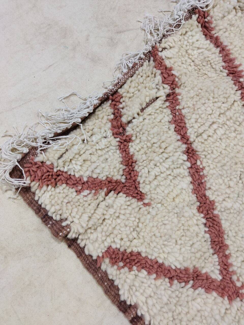 Handmade moroccan berber rug 160 x 128 cm