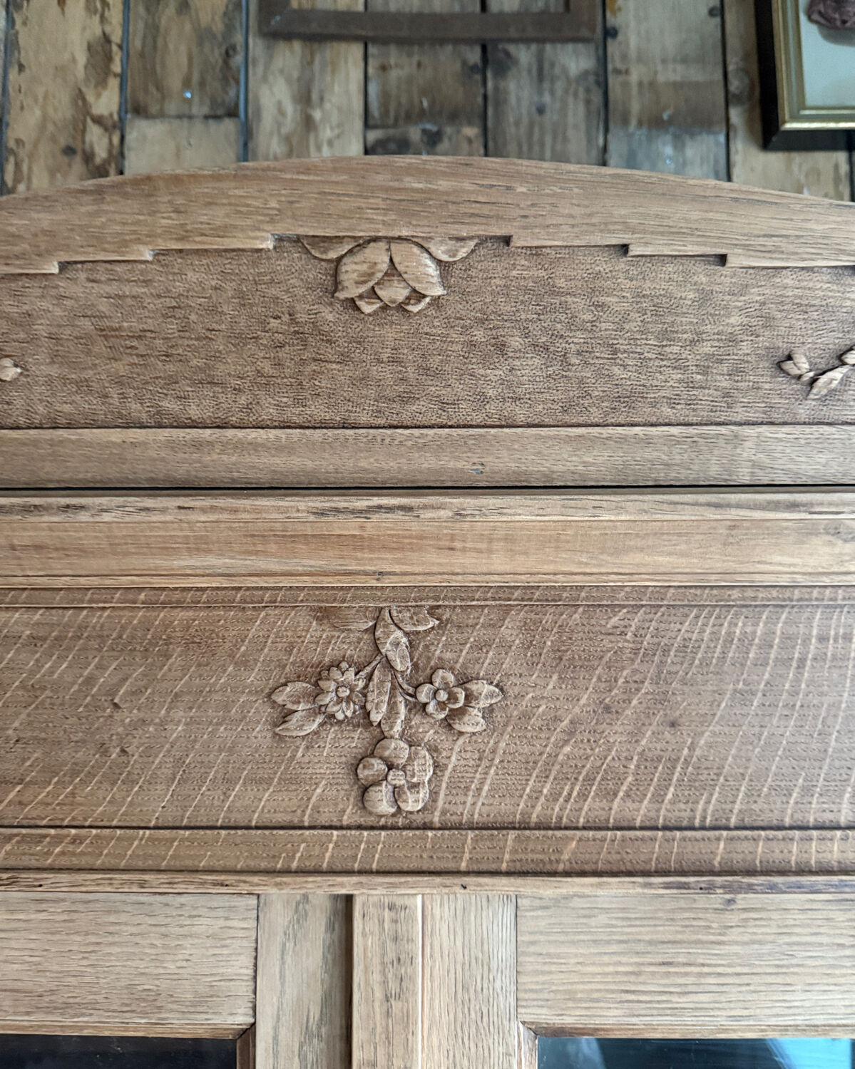 Art Deco display cabinet in oak (renovated)