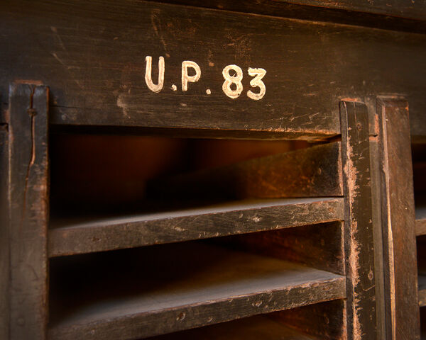 Meuble de trie postal