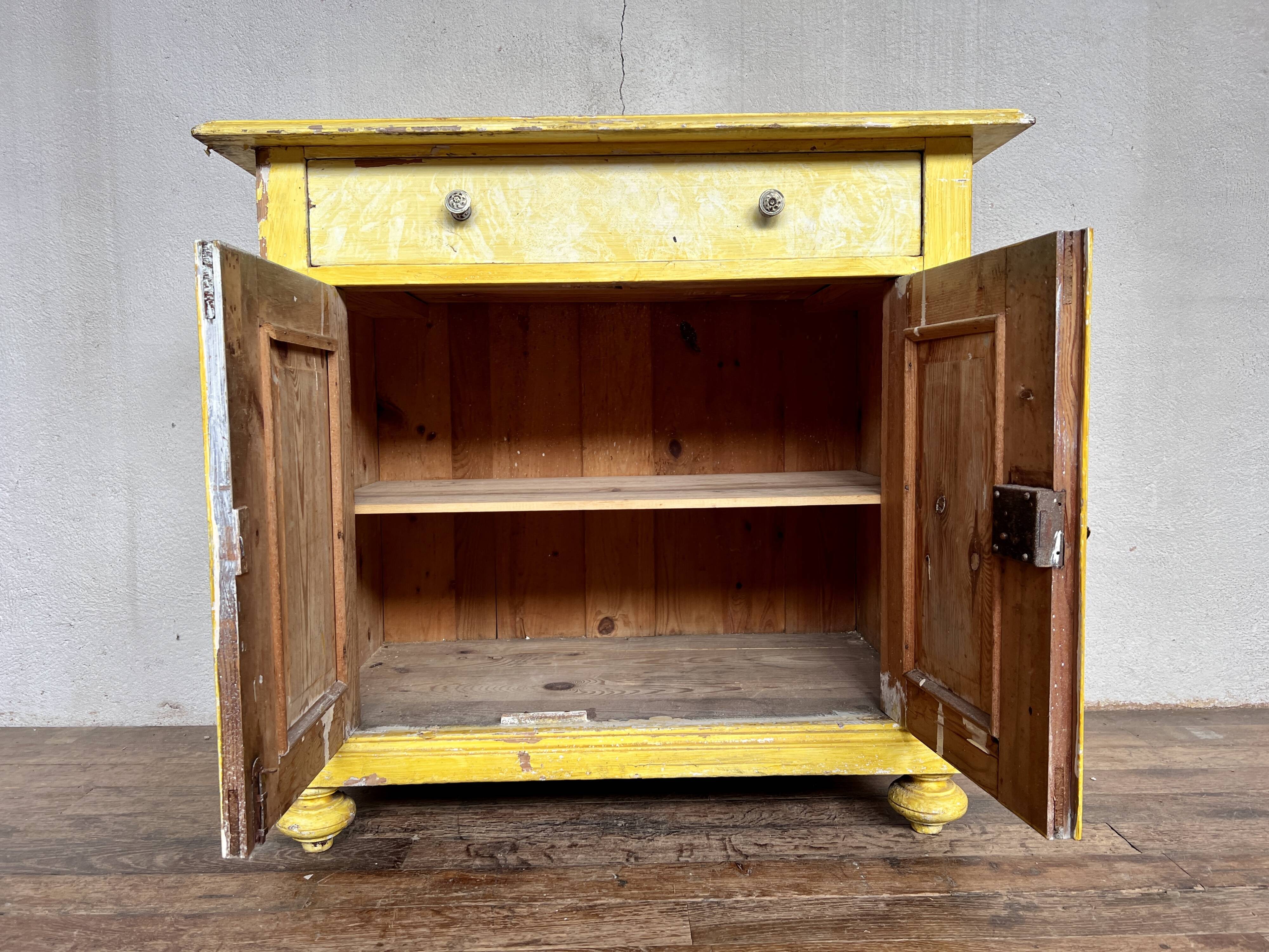 Yellow parisian buffet