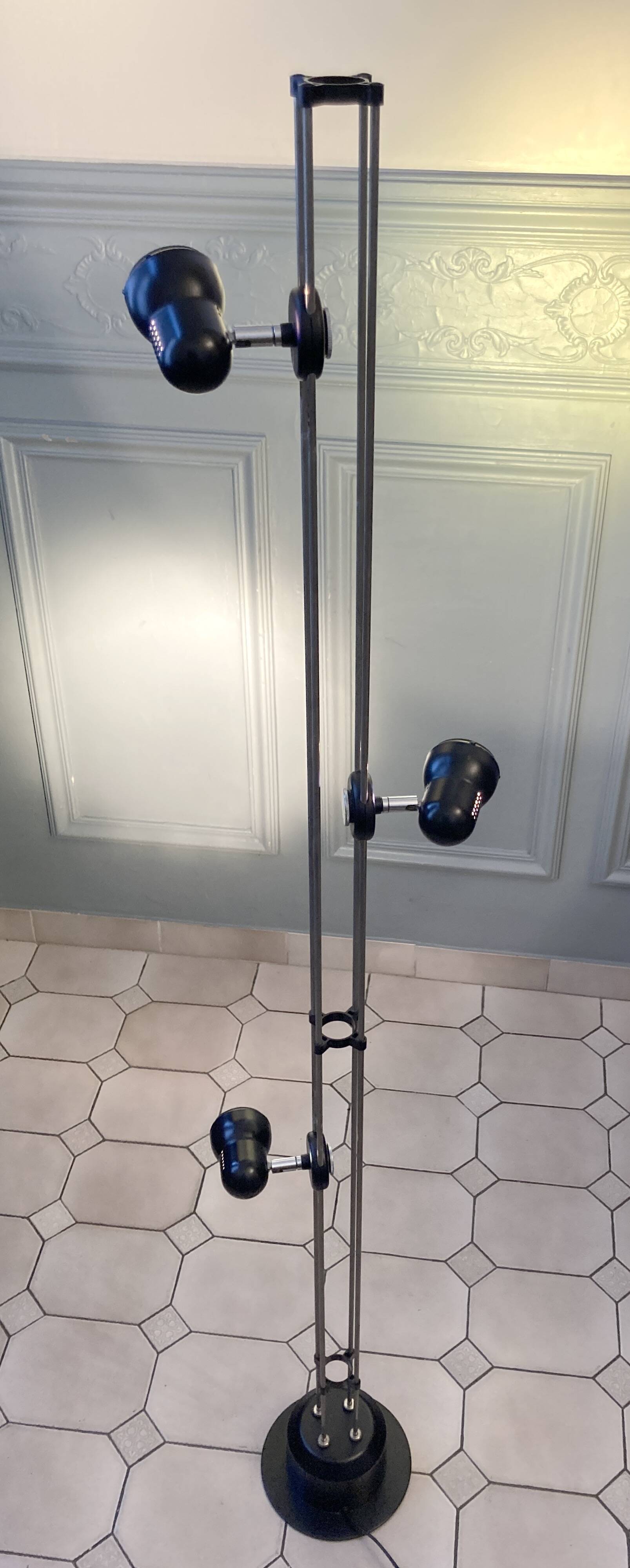 Adjustable and orientable light column 1980 for massive.