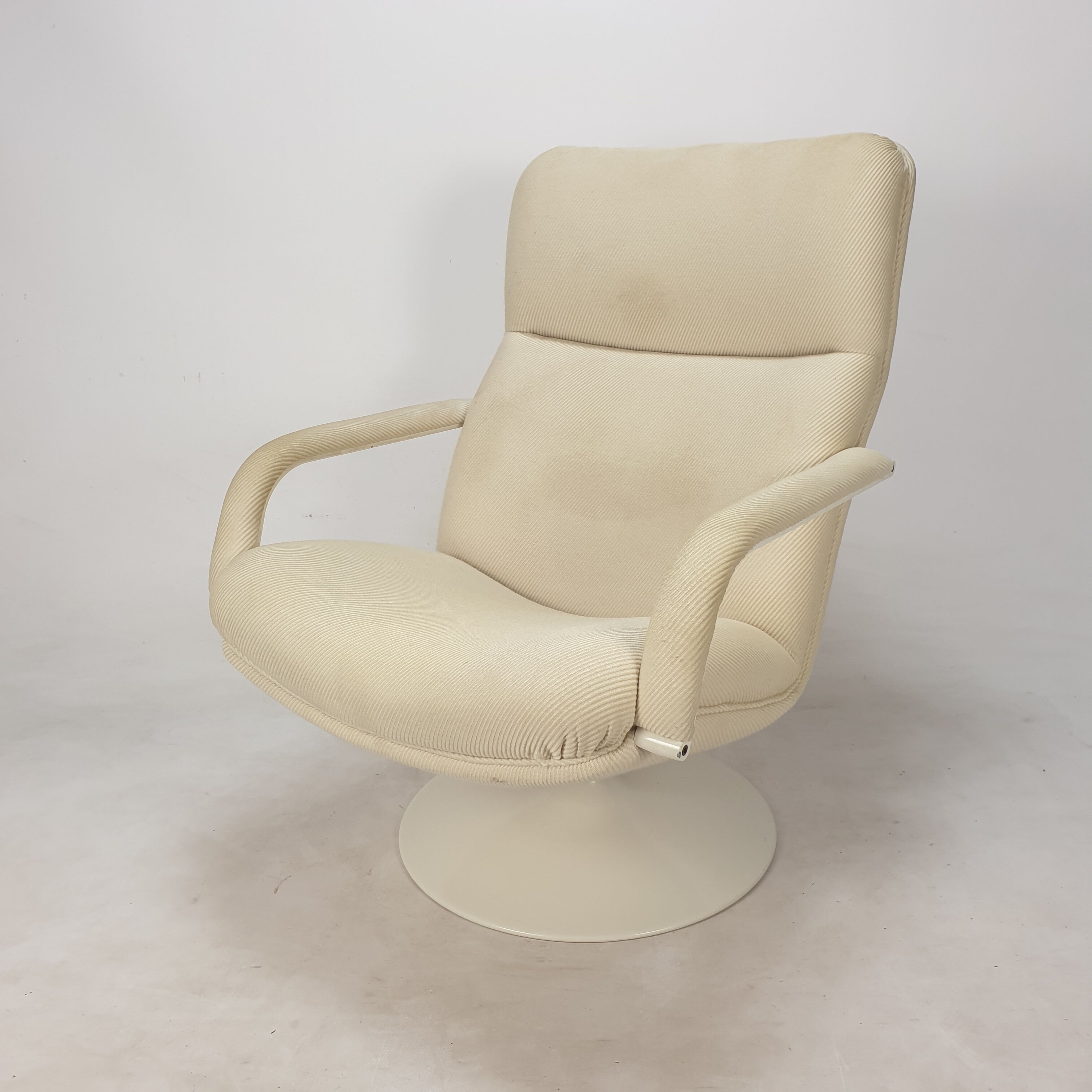 F182 Lounge Chair by Geoffrey Harcourt for Artifort, 1960s