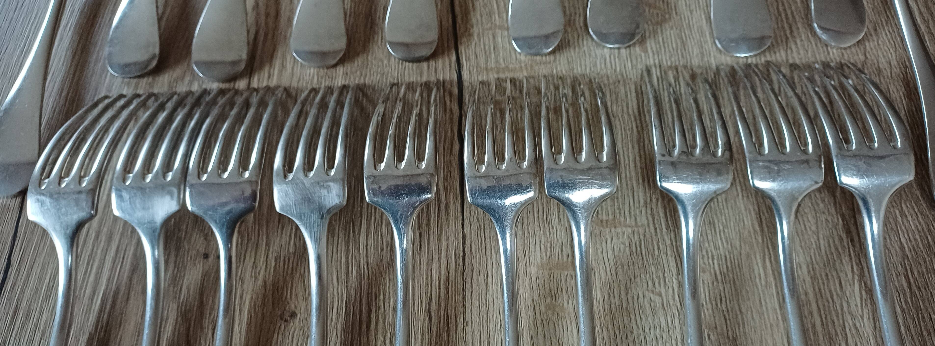 silver-plated cutlery set of 20 pieces