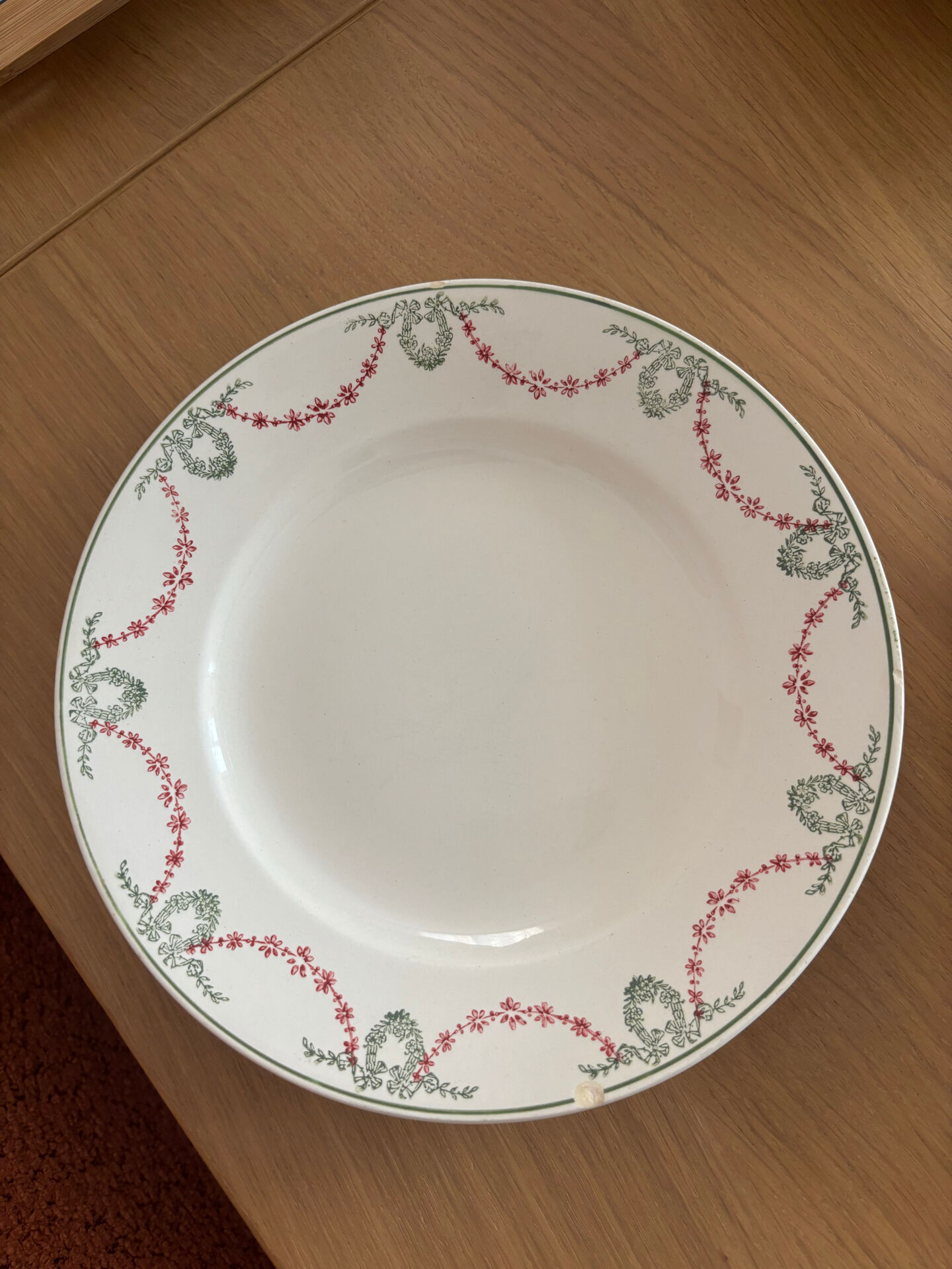 Longwy service – Louis XVI style – 19 deep plates + 1 serving dish