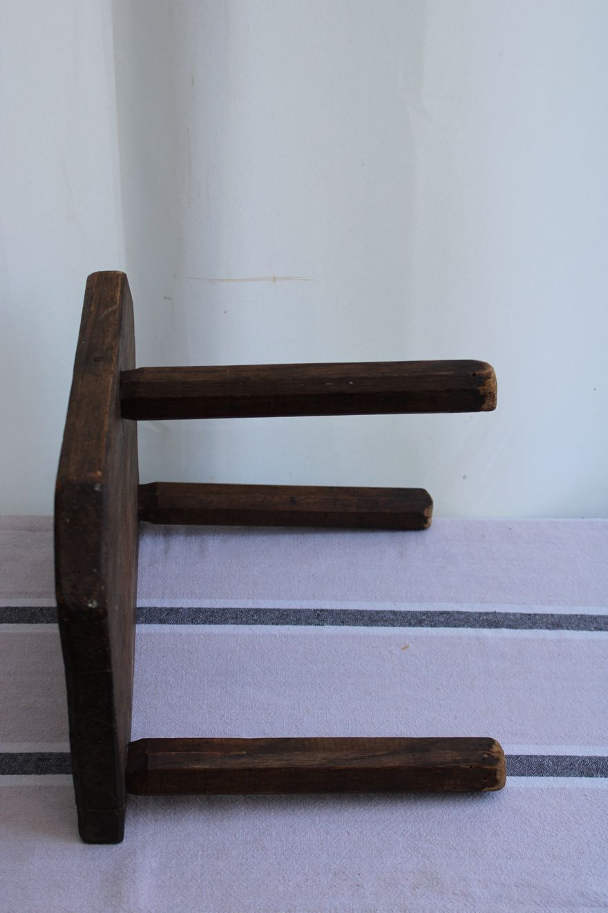 Tripod stool