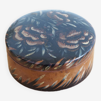 Painted round wooden box
