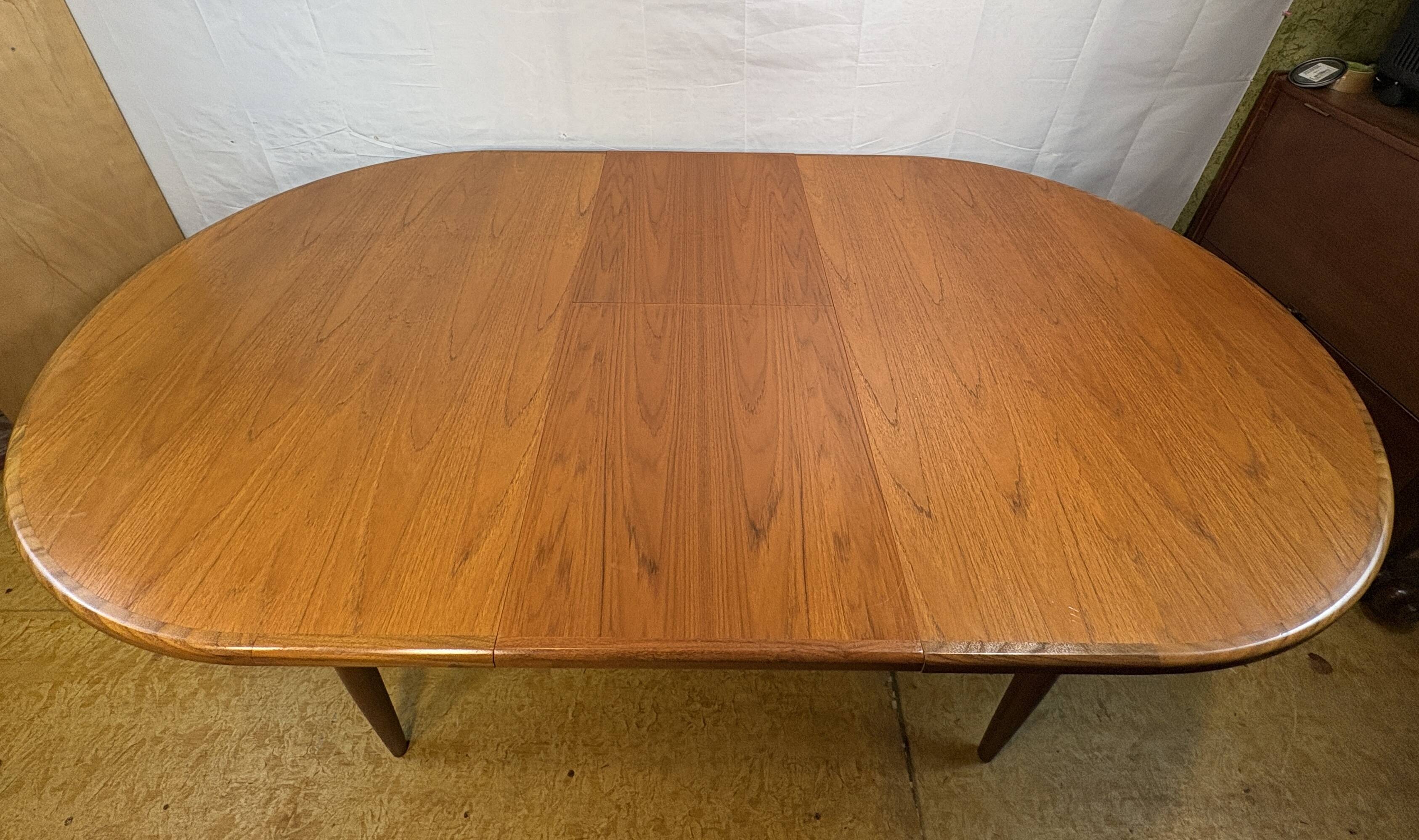 Mid-Century Retro Vintage Teak Oval Extending Dining Table by G Plan Fresco