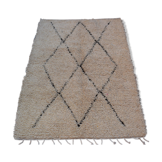 Tapis Beni Ouaren mesurant 177x125 cm
