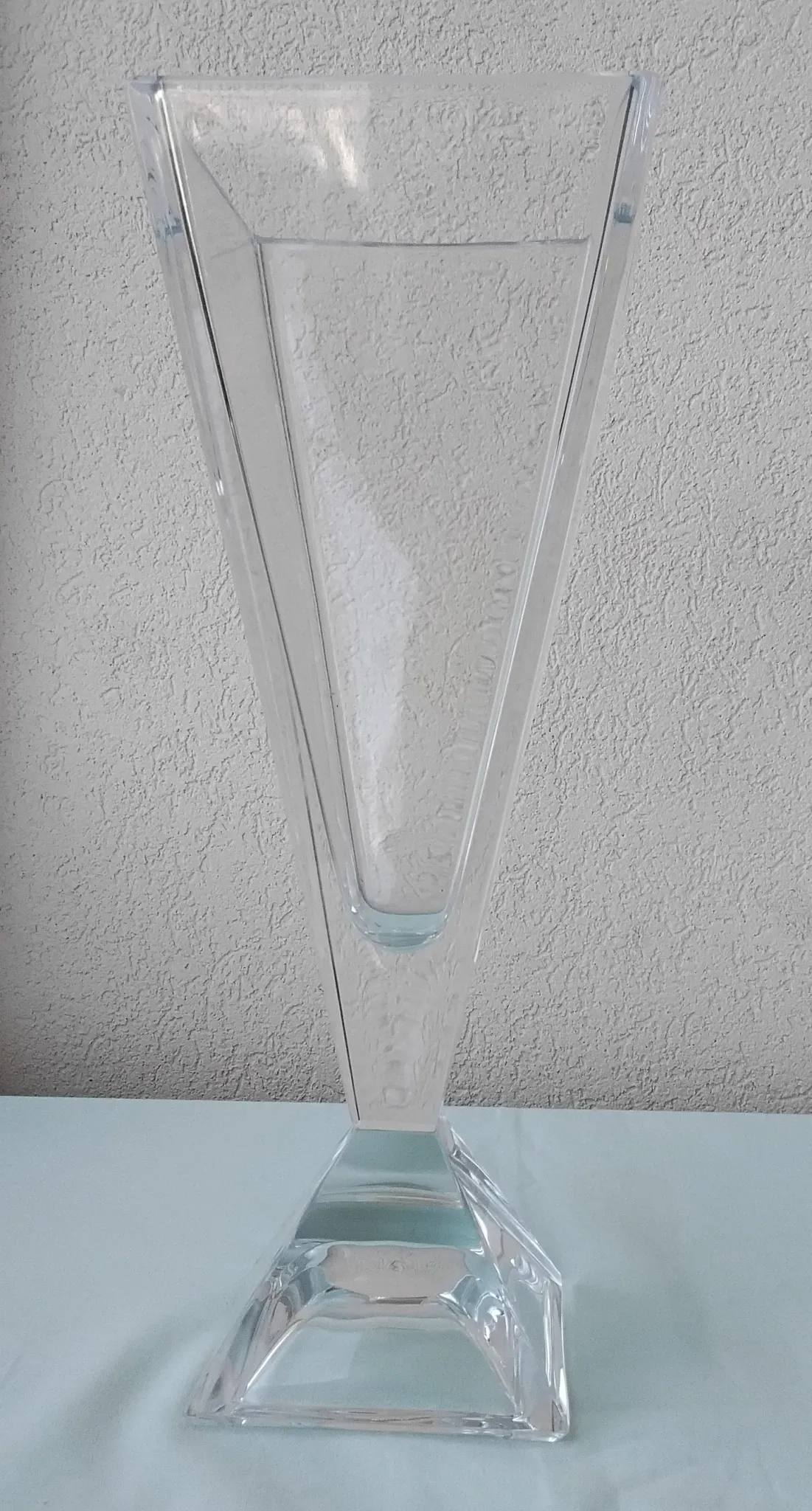 Crystal vase design