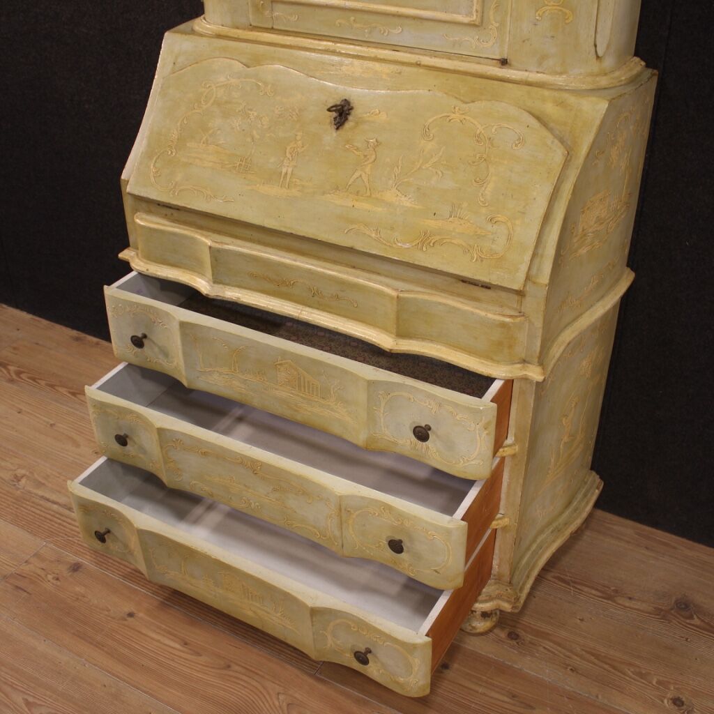 Venetian trumeau in lacquered and painted wood from 20th century