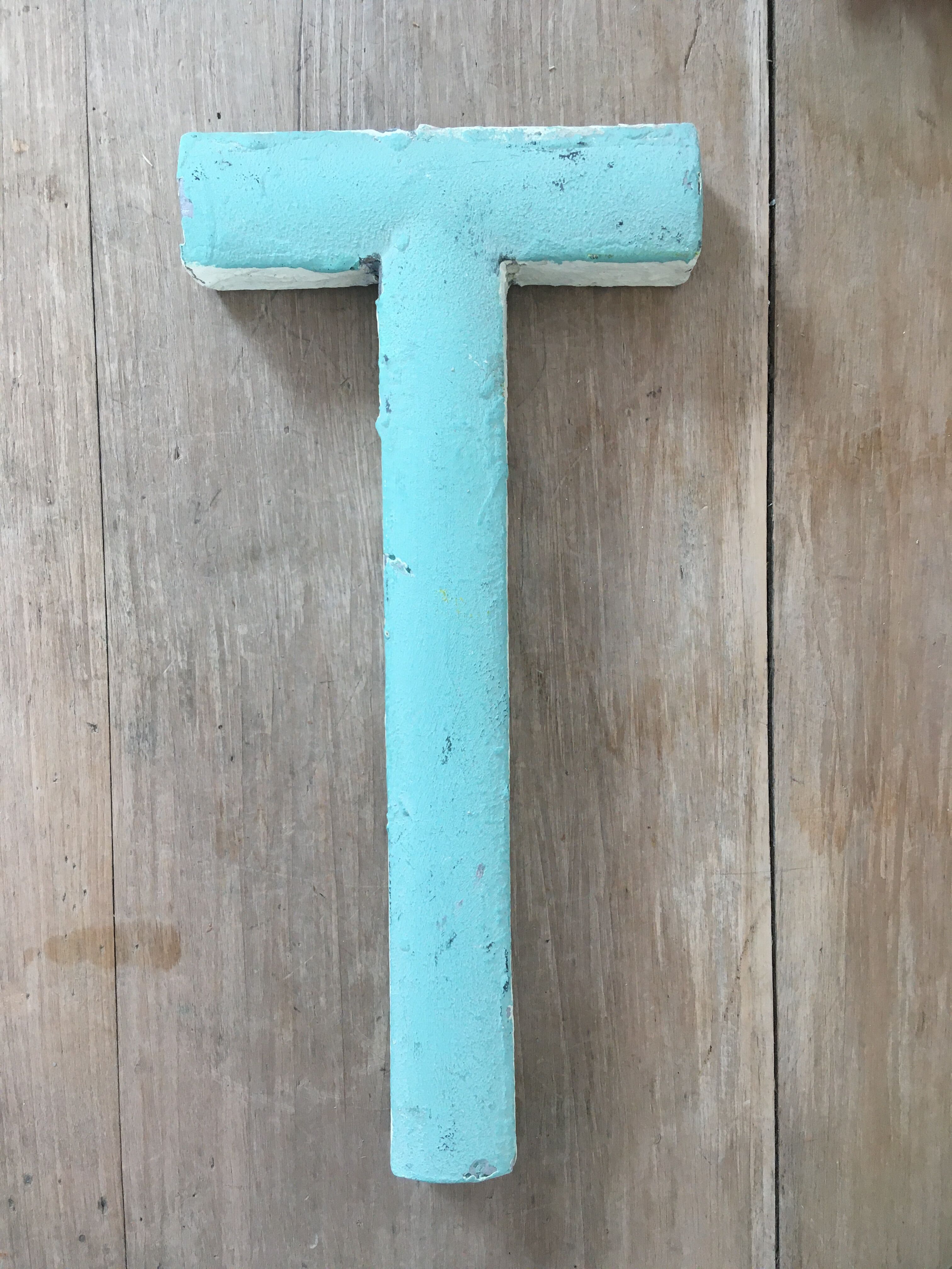 Vintage celat t sign letter