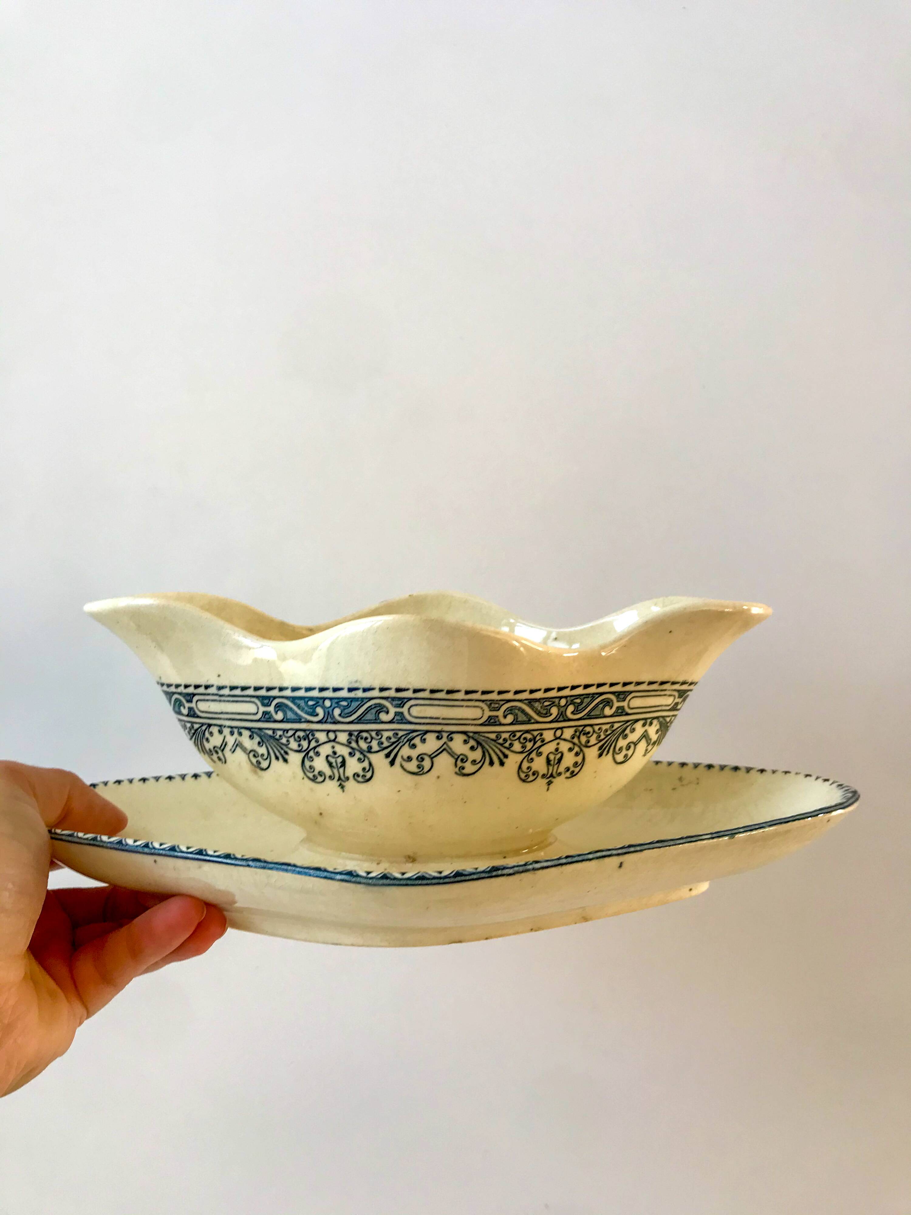Saucière en Terre de Fer St Amand bleu, fin XIXème