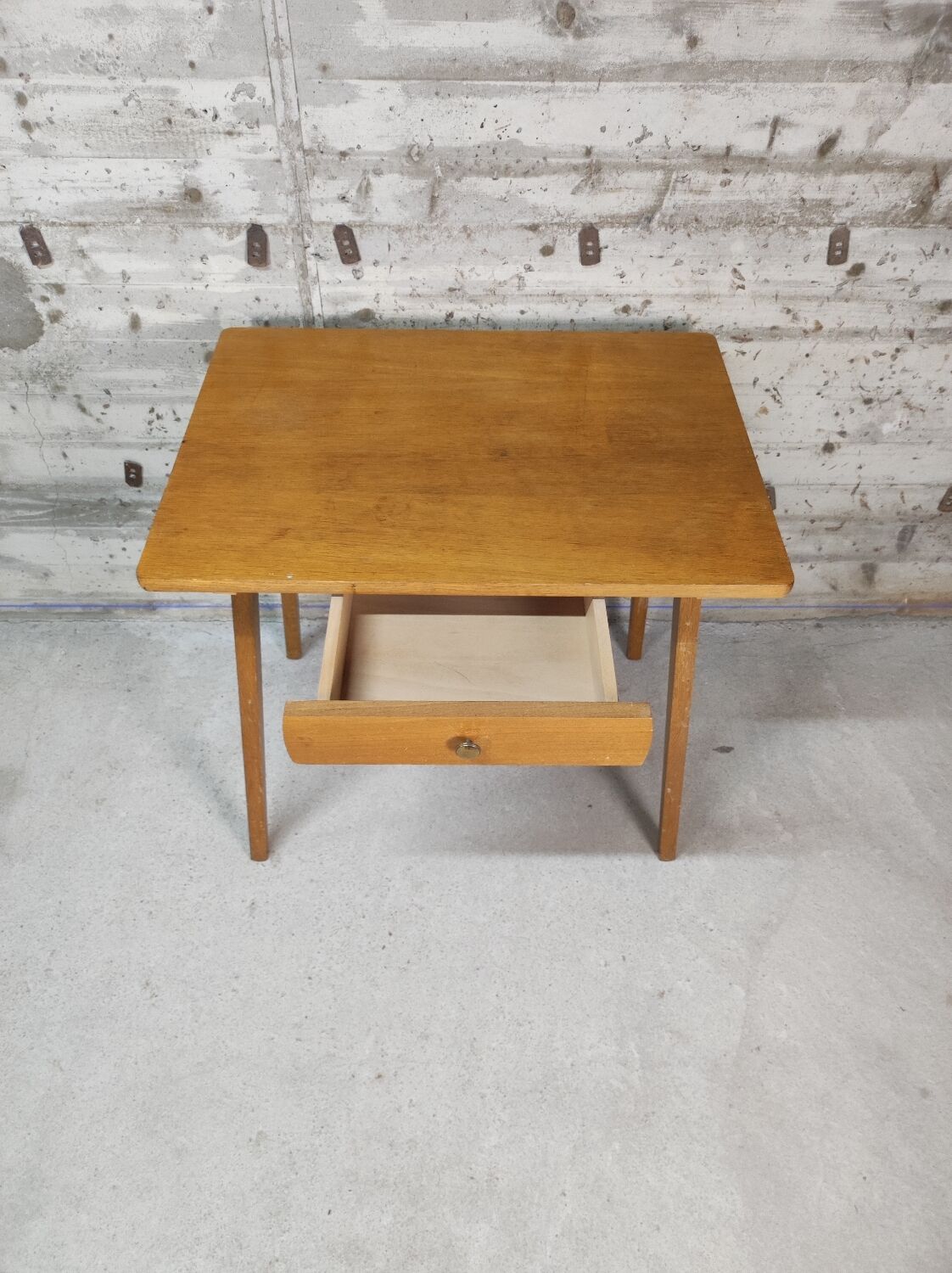 Bureau pieds compas