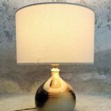 Ceramic table lamp.