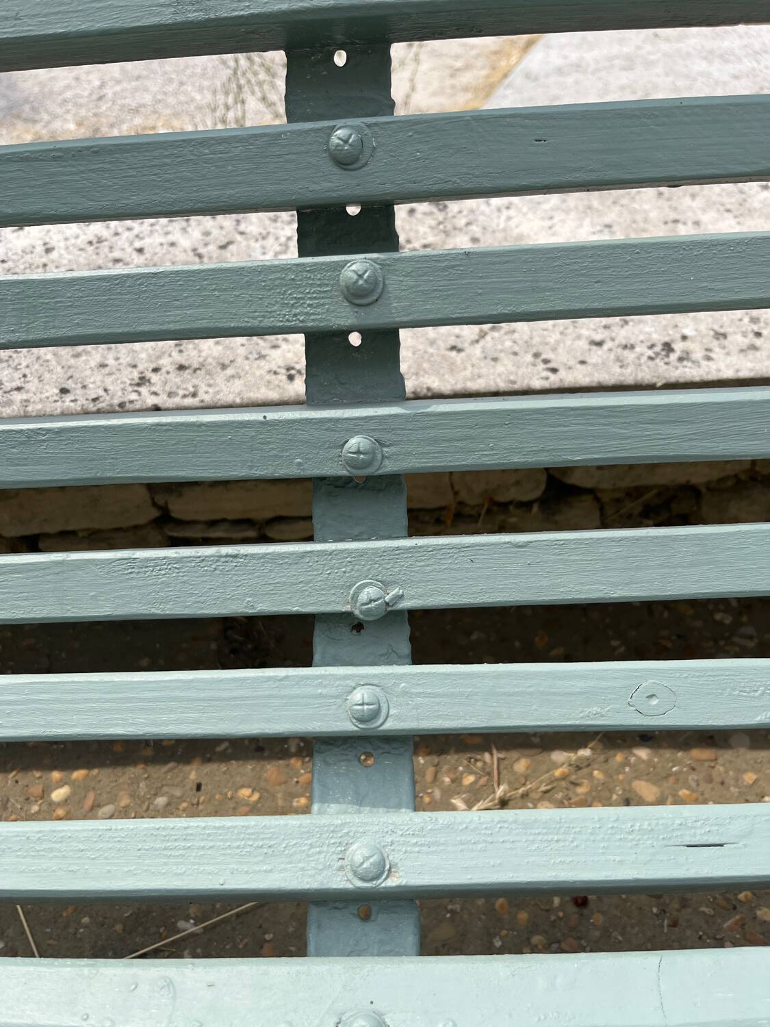 Bench made of metal and wood