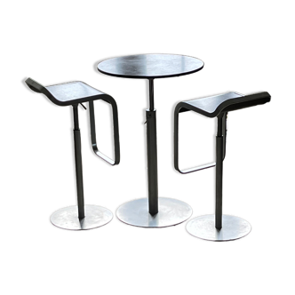 Bistro table with two stools