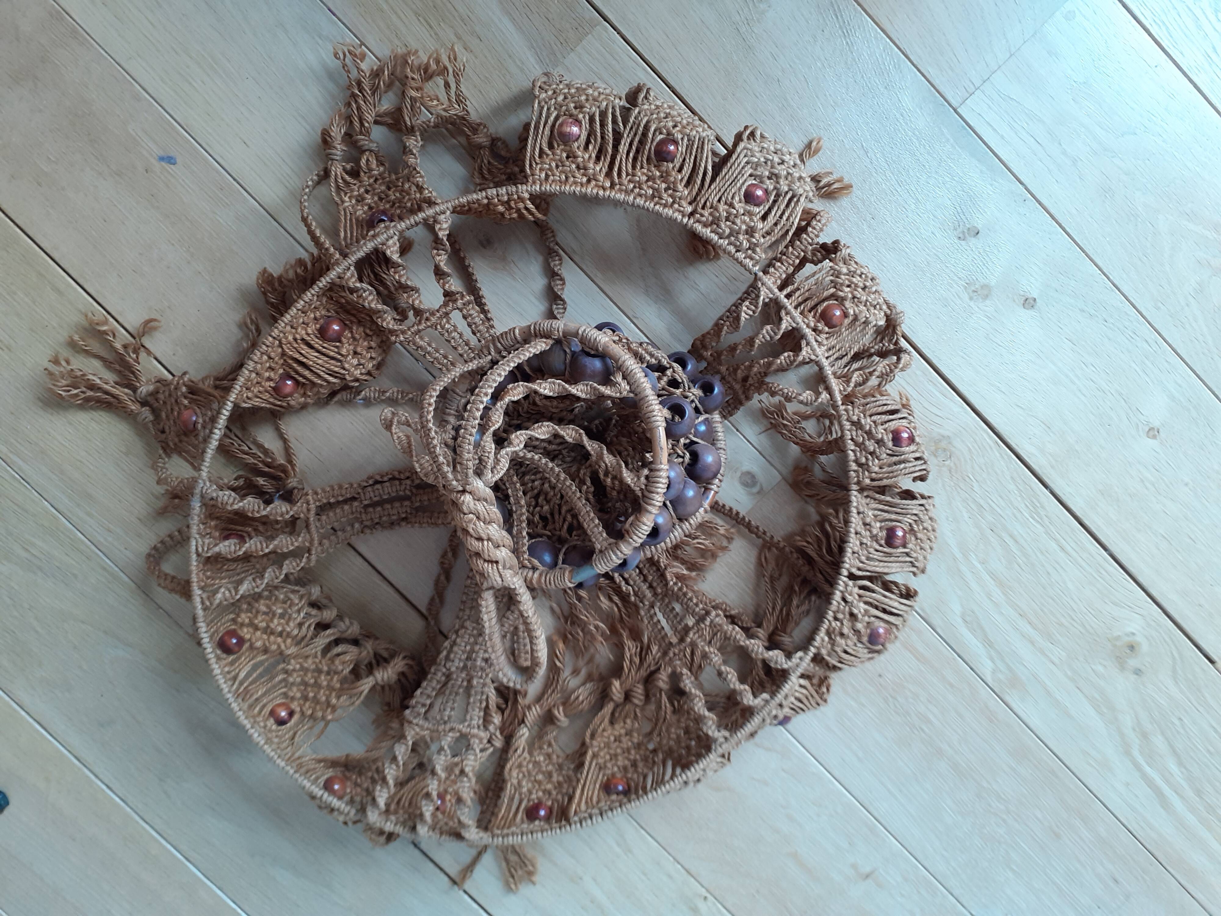 Vintage suspension in macramé