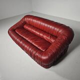 "Bordeaux 'Piumino' canapé by De Pas, D'Urbino and Lomazzi for Dall'Oca, 1970"