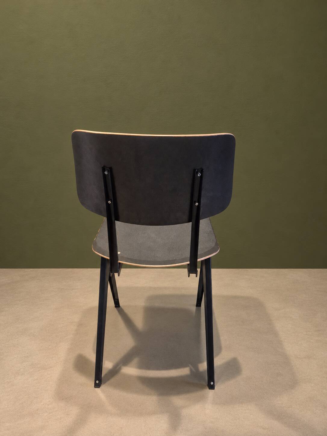 3 chaises Galvanitas S16 Black