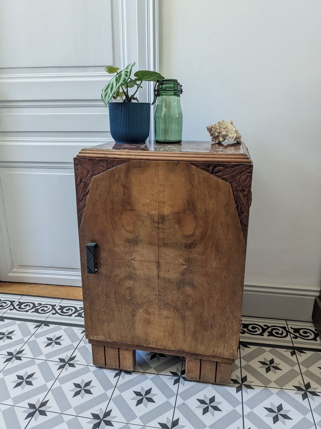 Small occasional piece of furniture