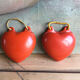 Paire de suspensions murales coeurs rouge Goebel 1950’s