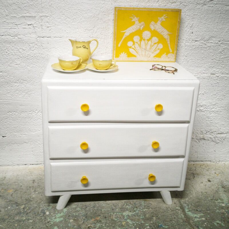 Vintage 3 drawer chest of drawers