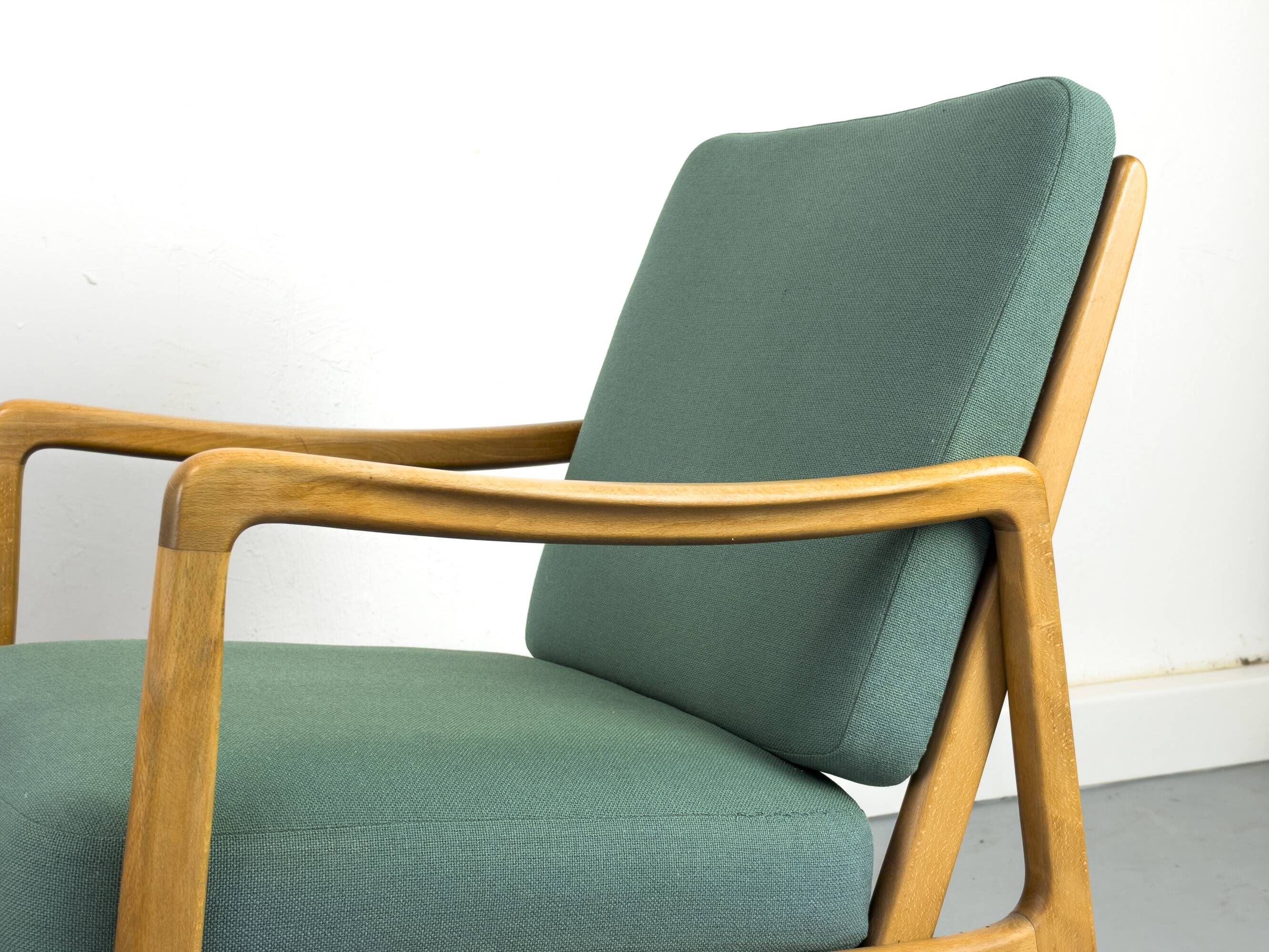 Danish Model FD-109 Lounge Chair by Ole Wanscher for France & Daverkosen, 1