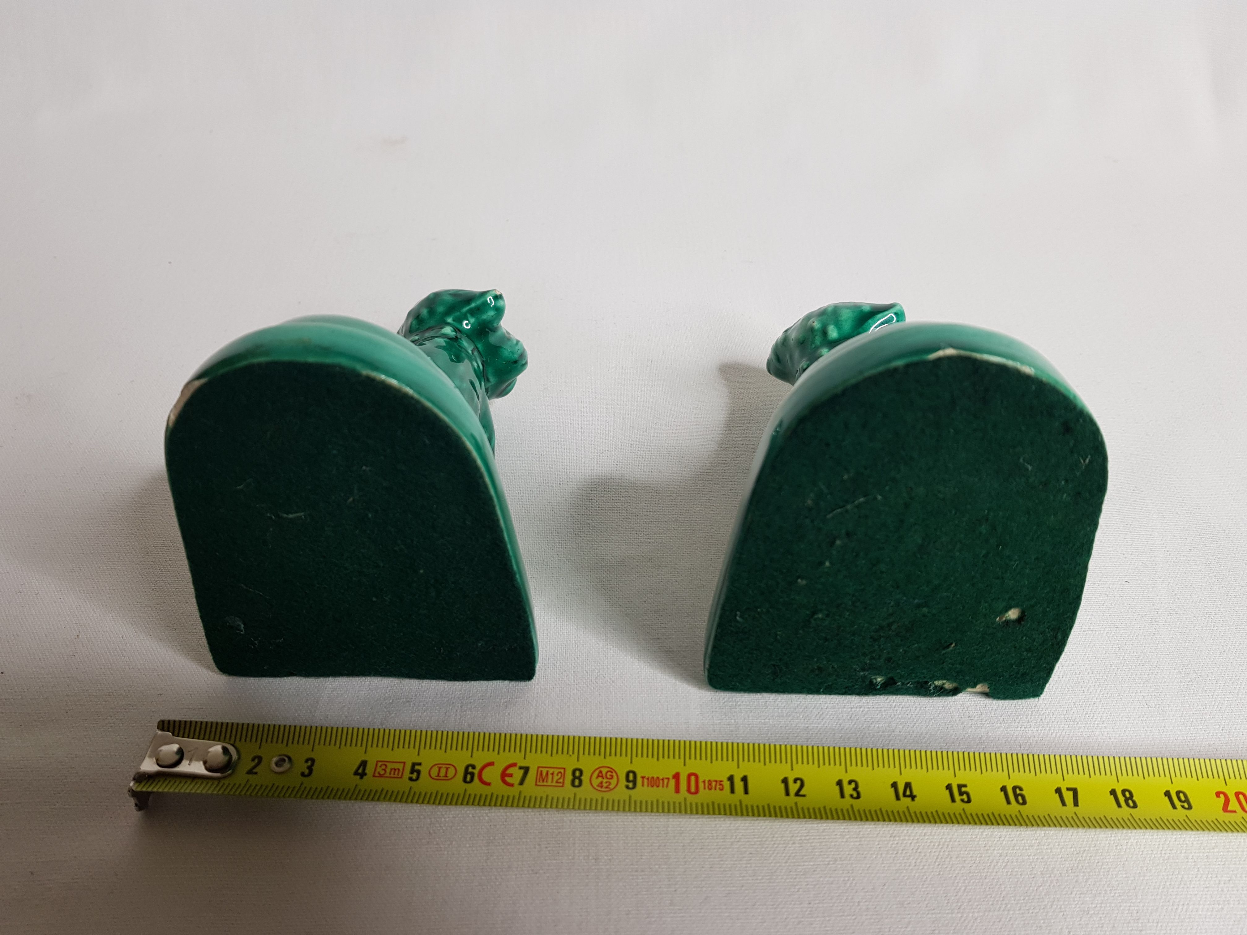 Pair of dog-shaped dog-shaped art deco dogs in green dabbling