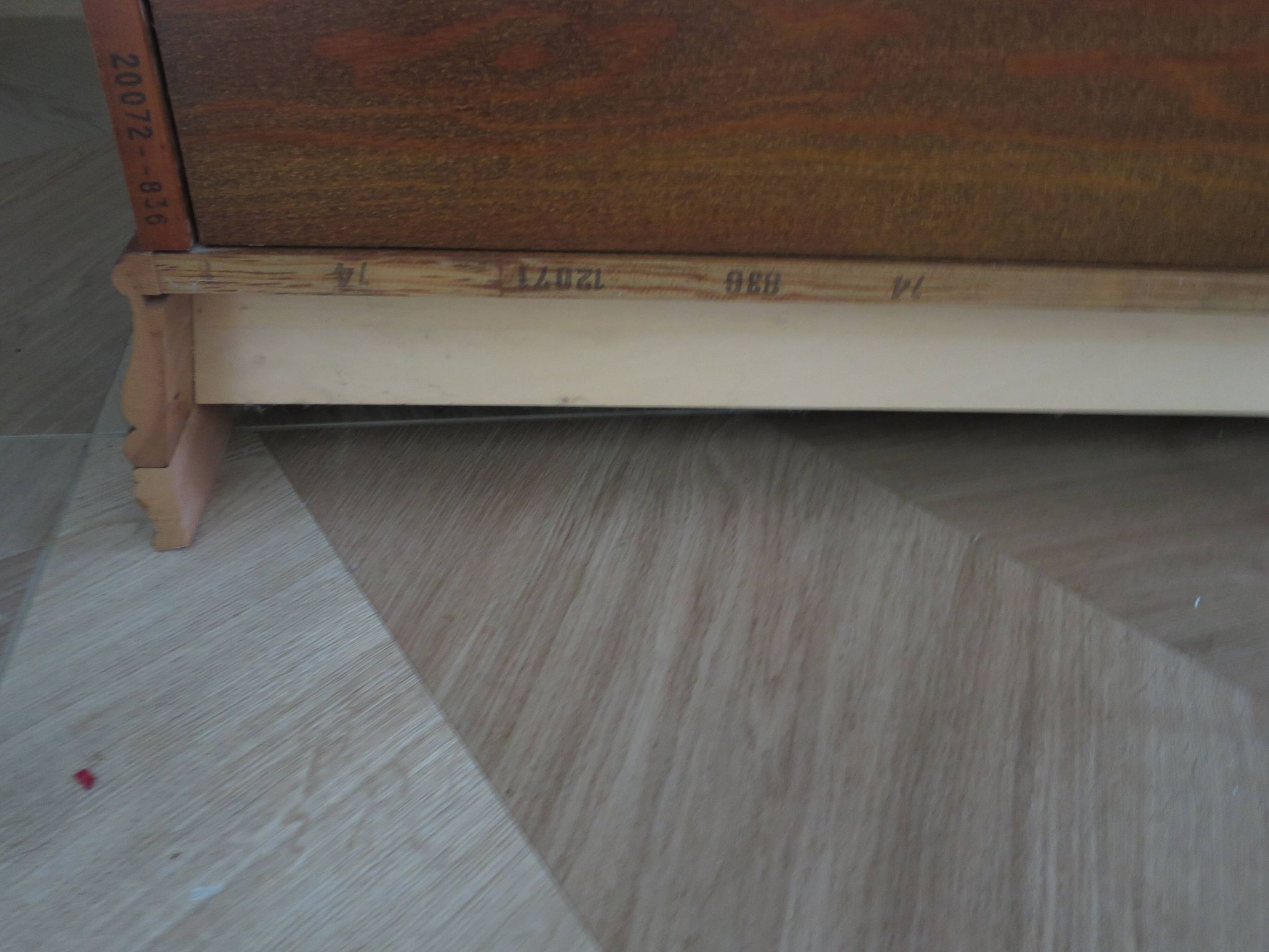 Cherrywood chest of drawers with ogee – 4 drawers – 80s – Louis Philippe style