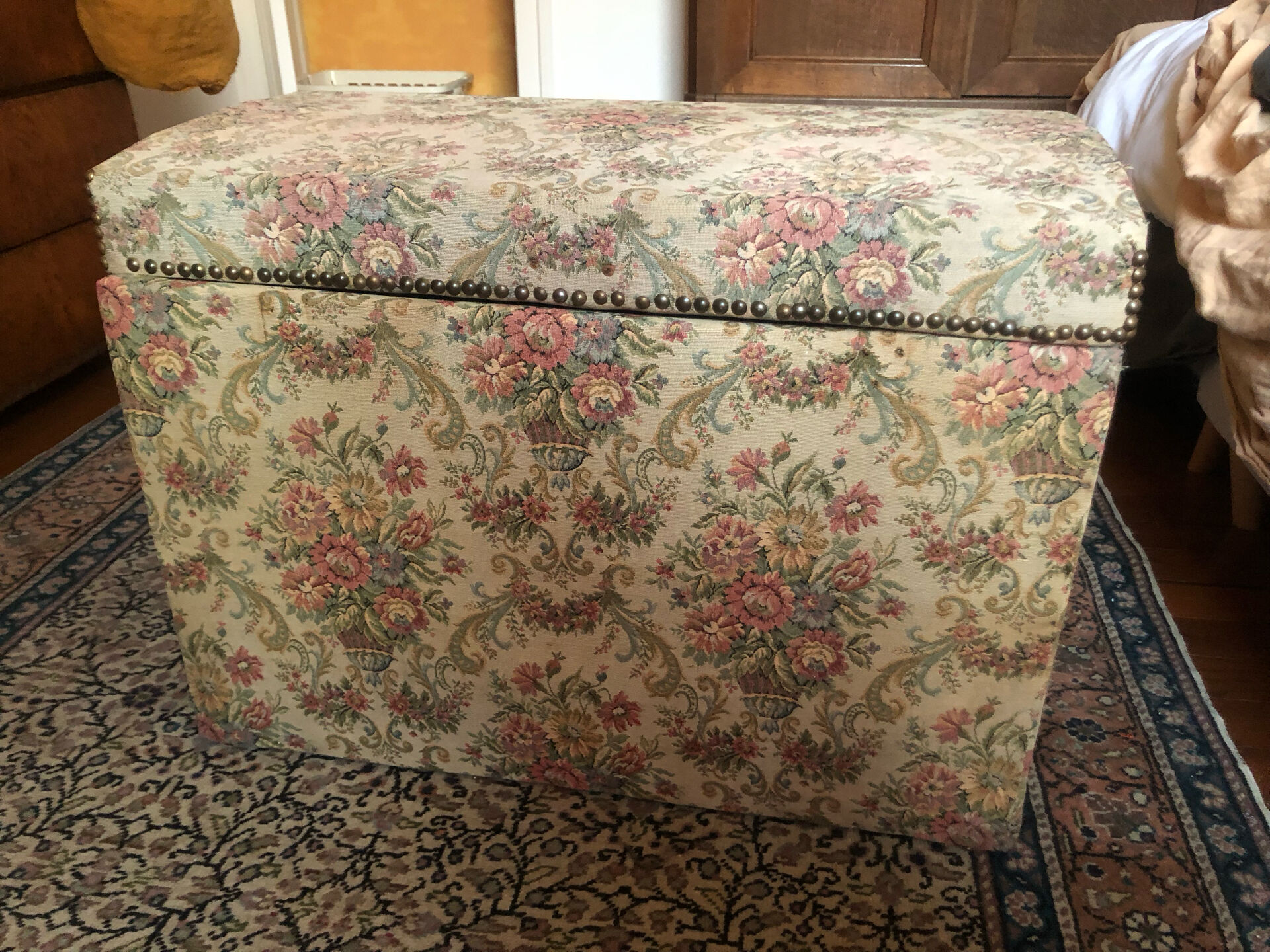 Coffre ancien en tissu
