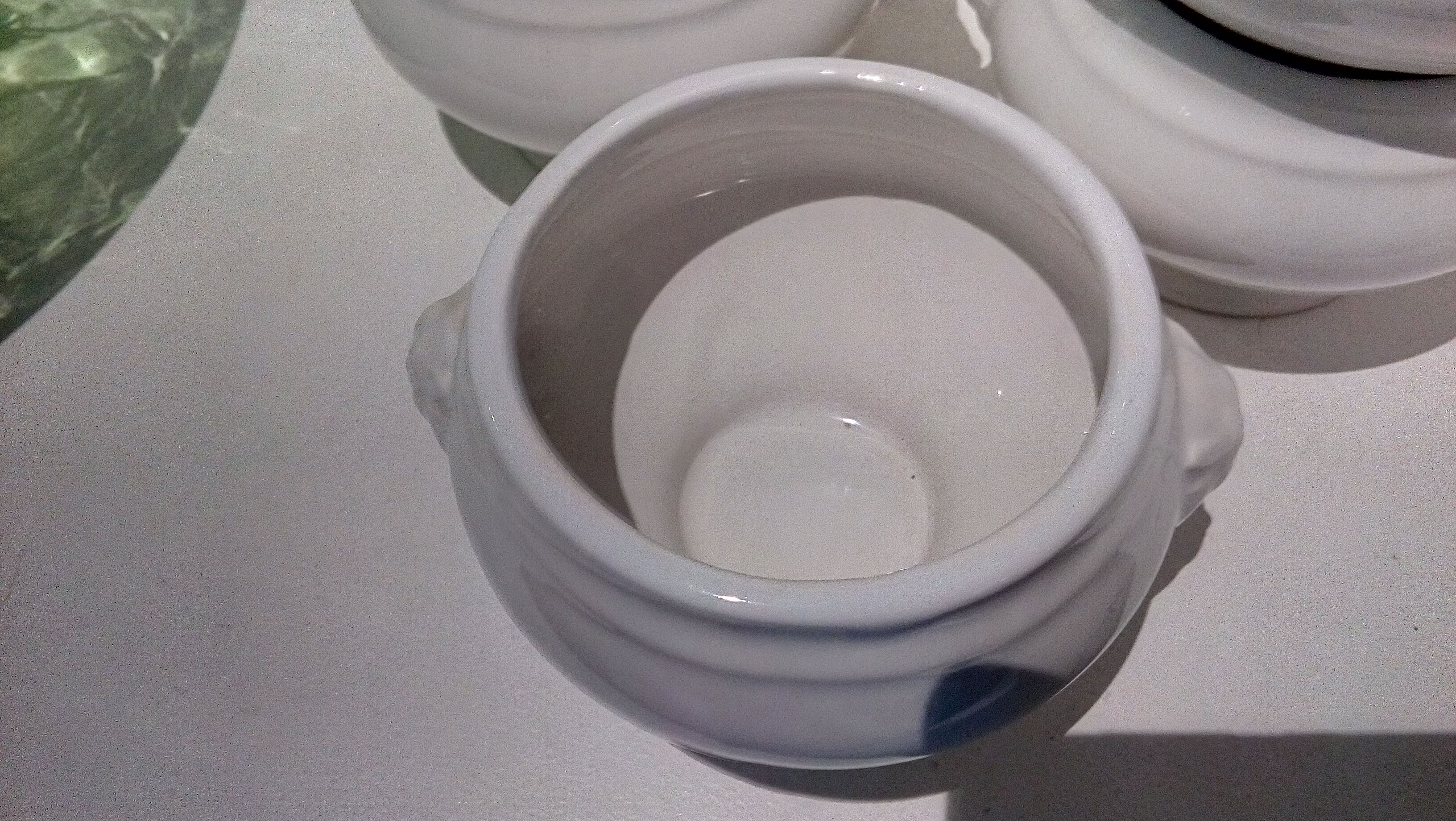 Set of 6 white ceramic lion-headed ceramic soup bowls
