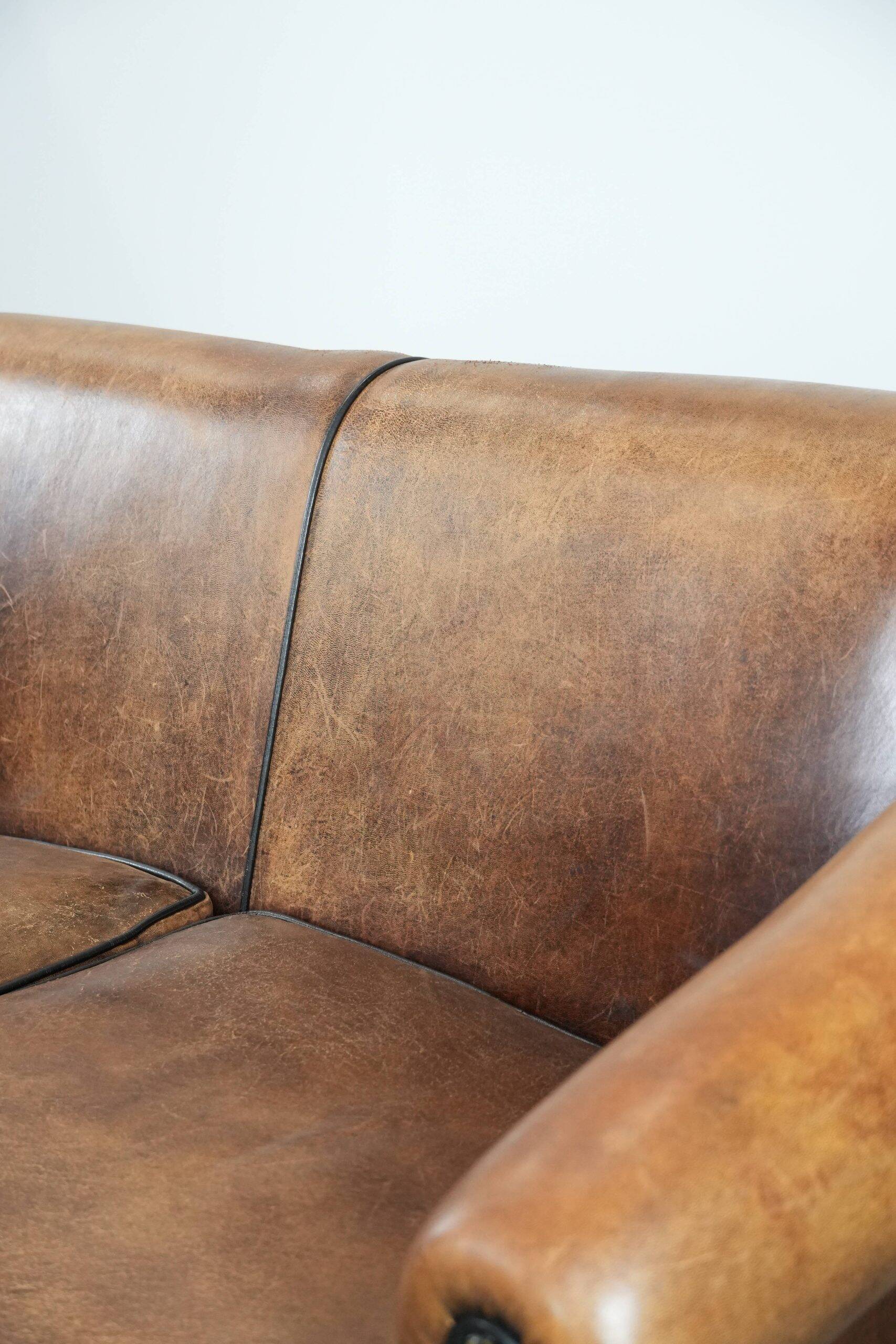 Comfortable vintage sheepskin 2.5-seater club sofa