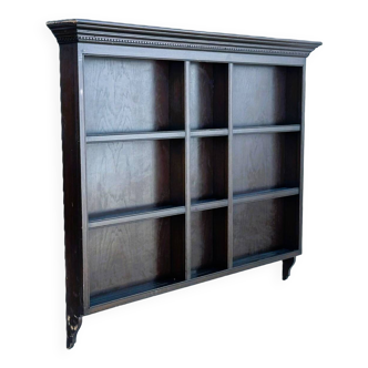 Narrow shelf