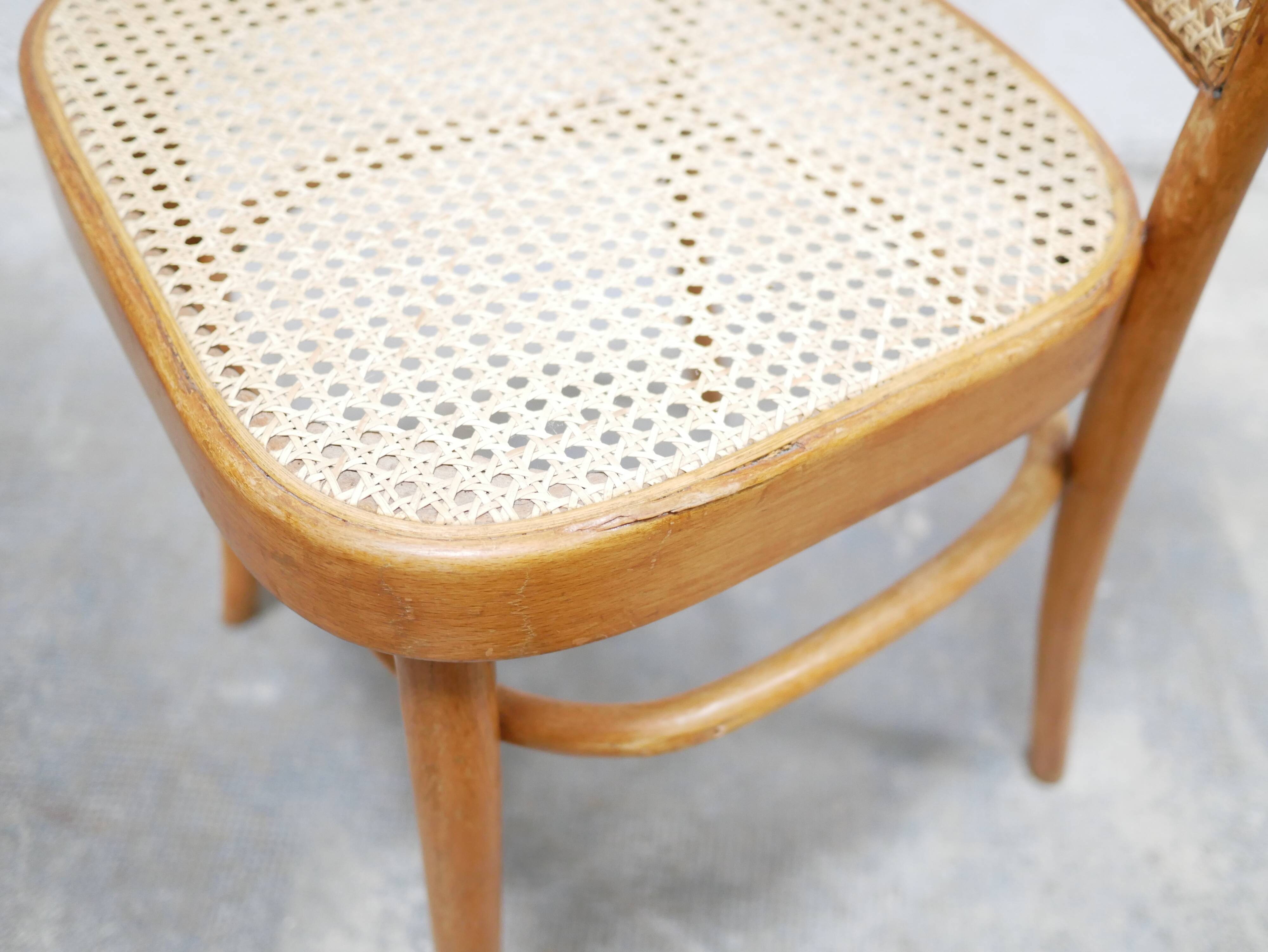 Chaise cannée vintage par J. Hoffmann, éditions Thonet
