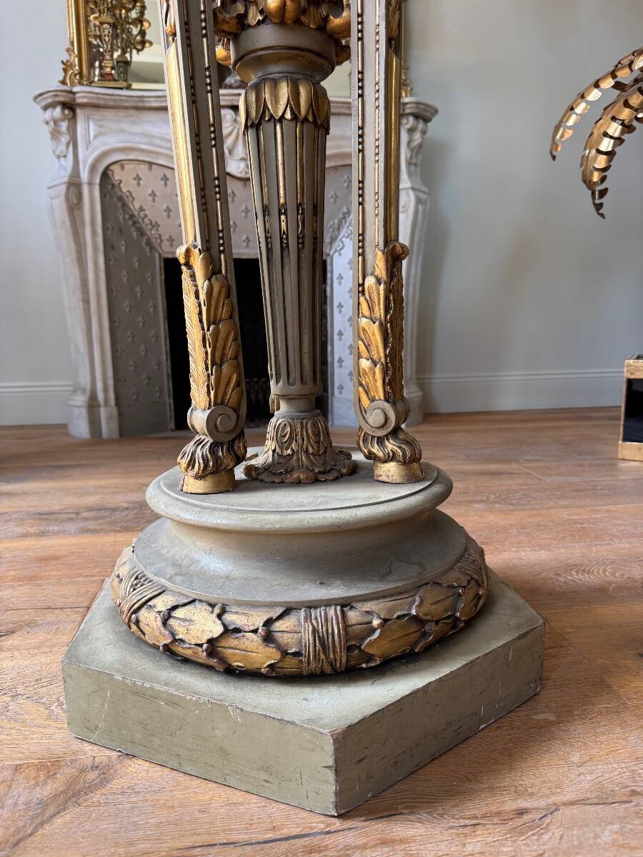 "Column 'to the goats' in Louis XVI style from the Napoleonic III period."