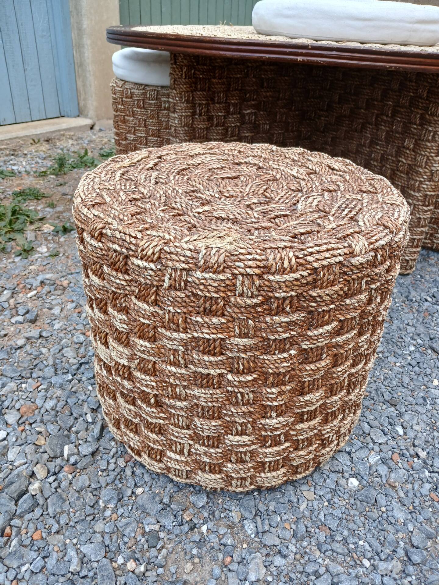 Vintage coffee table + 4 poufs