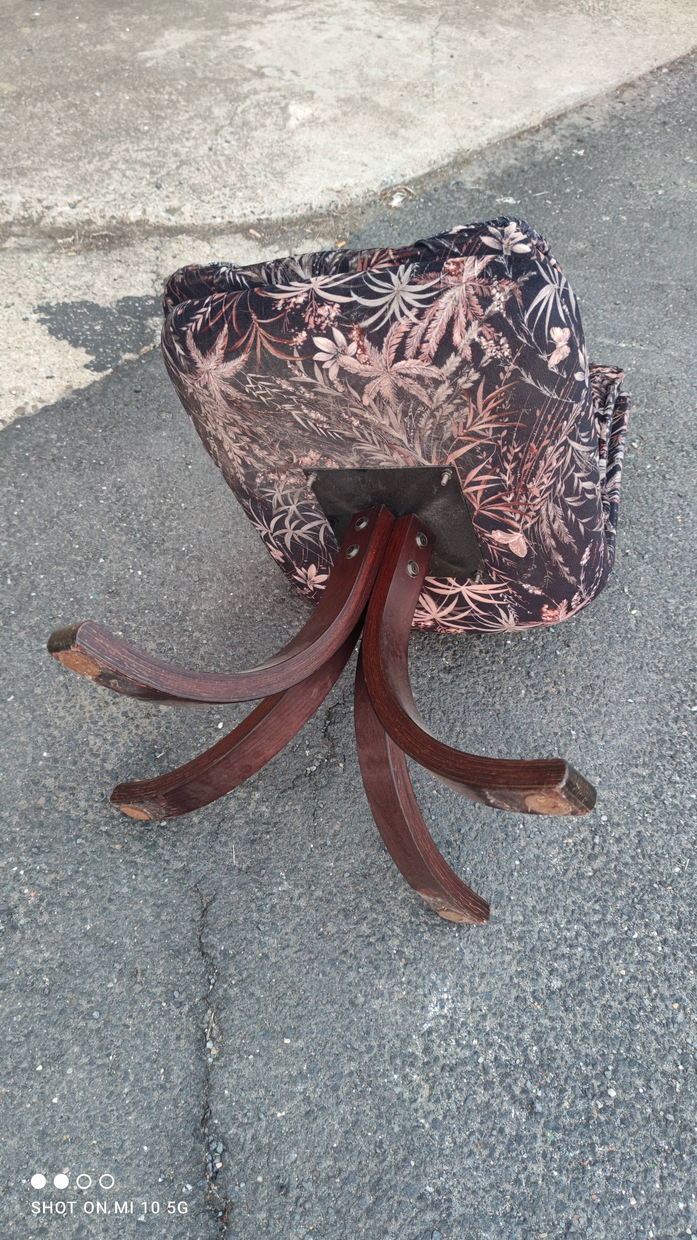 Série de 6 chaises ergonomiques et tournantes scandinave vers 1975