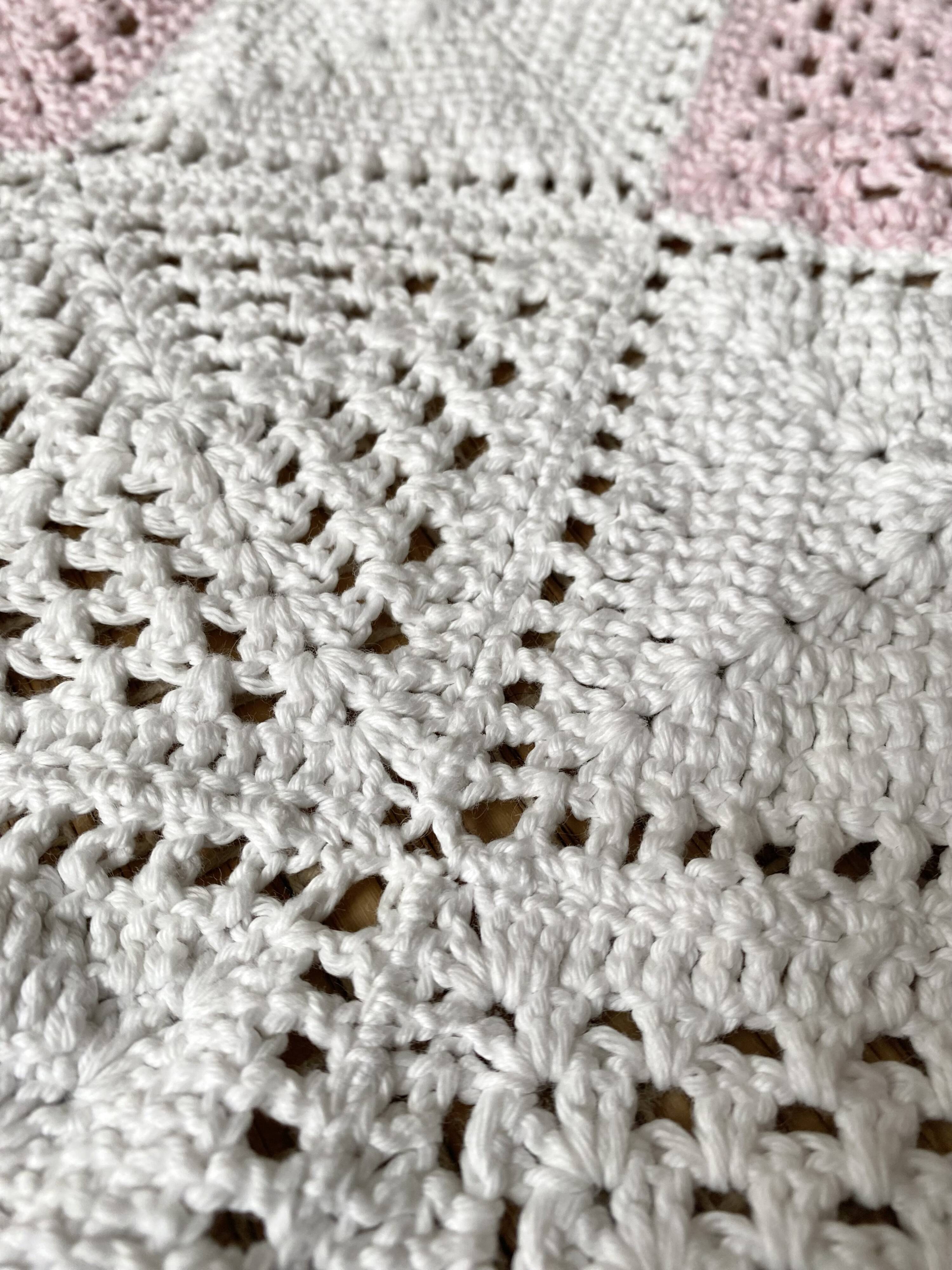 Pink and white crochet single bedspread 135X210 cm
