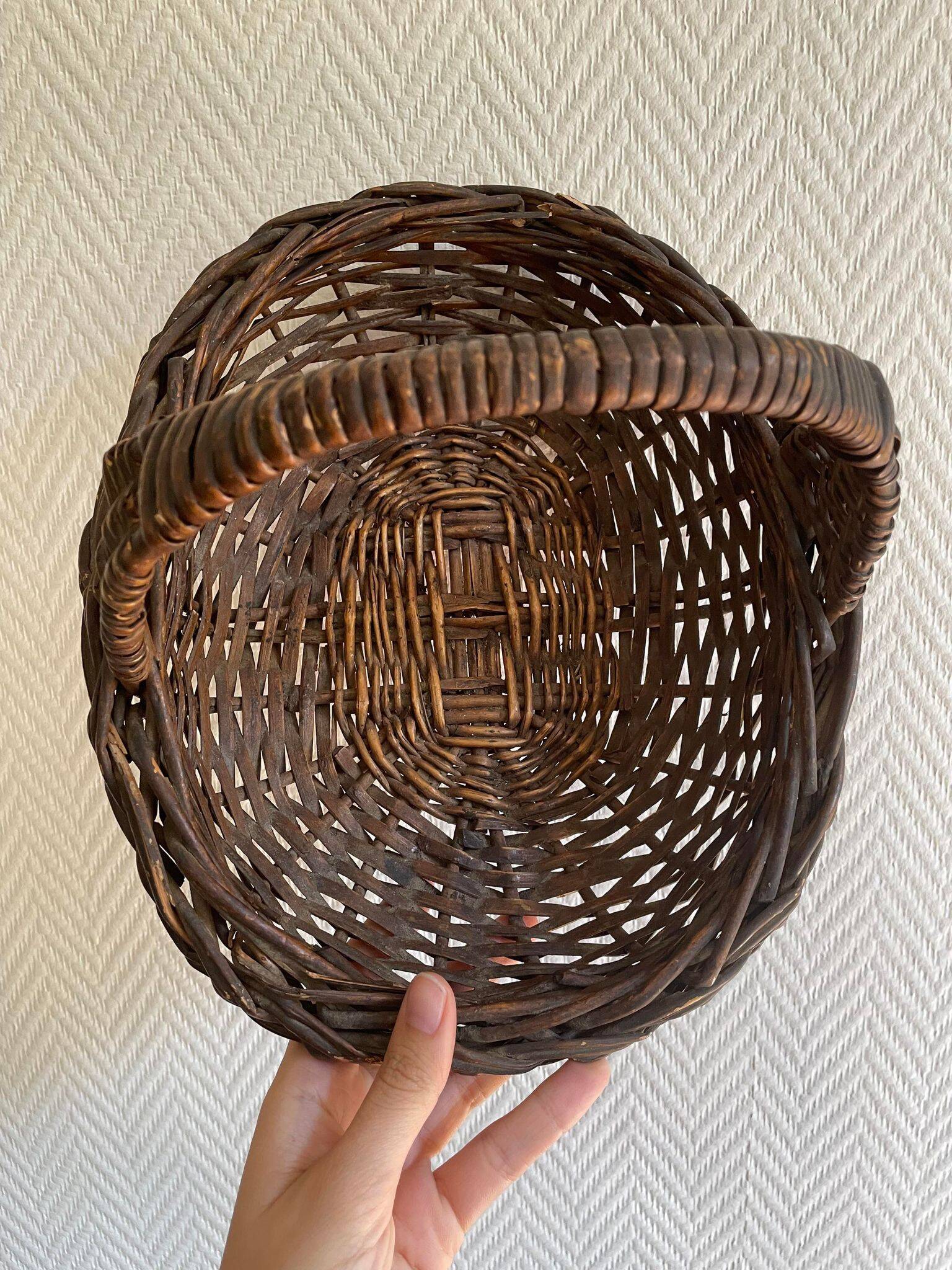 Small dark brown basket
